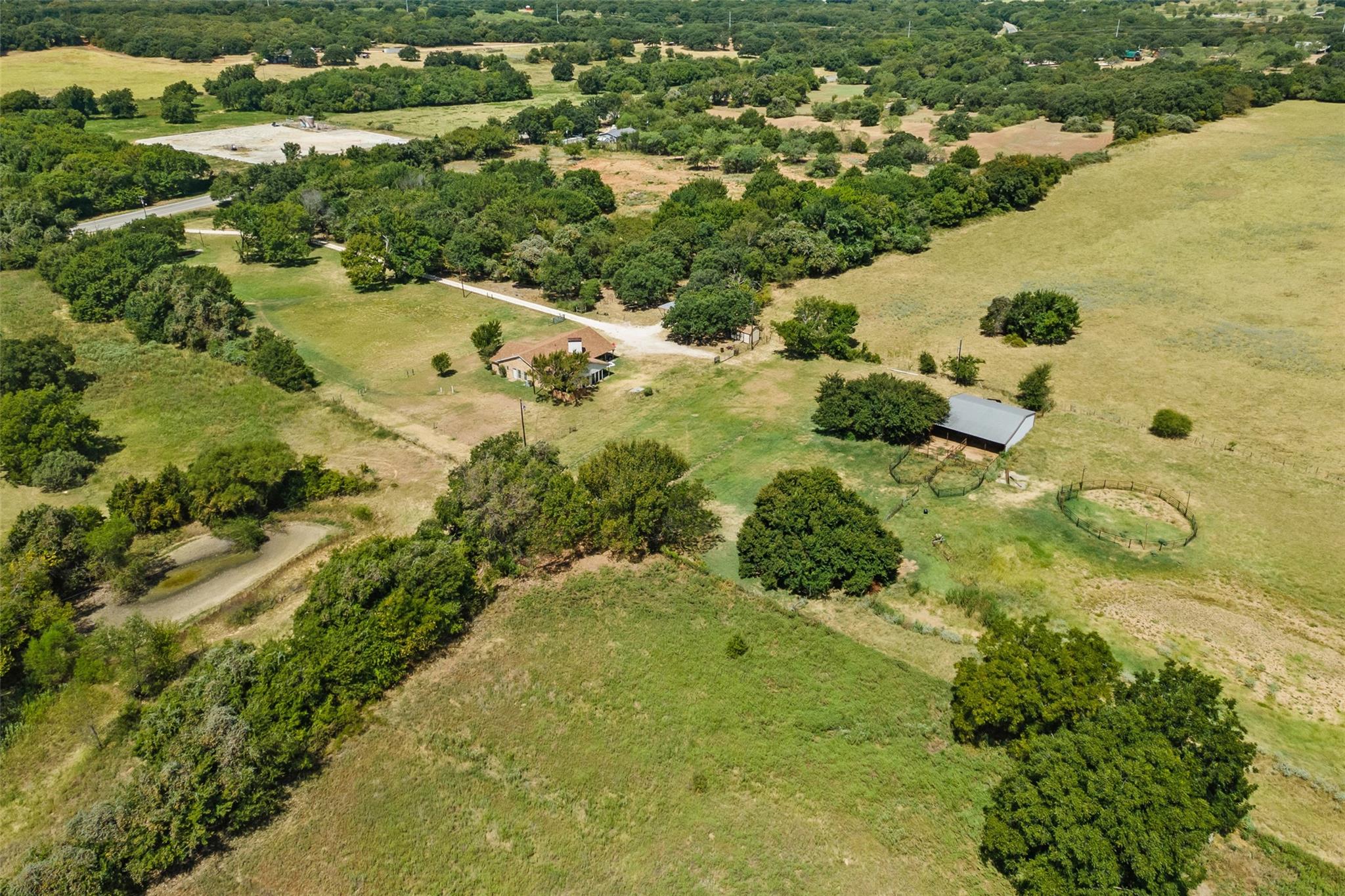 main property photo 28