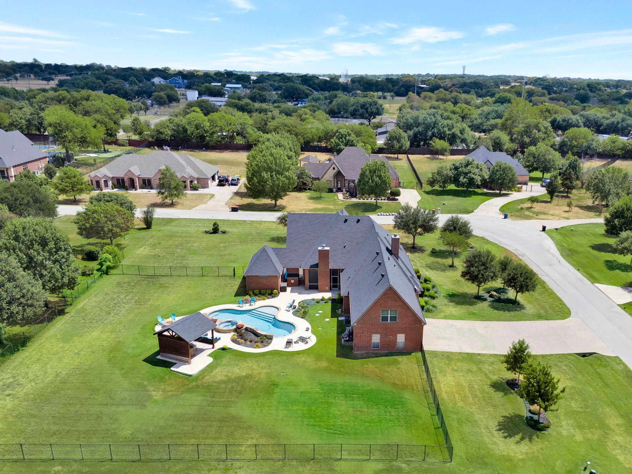 main property photo 33