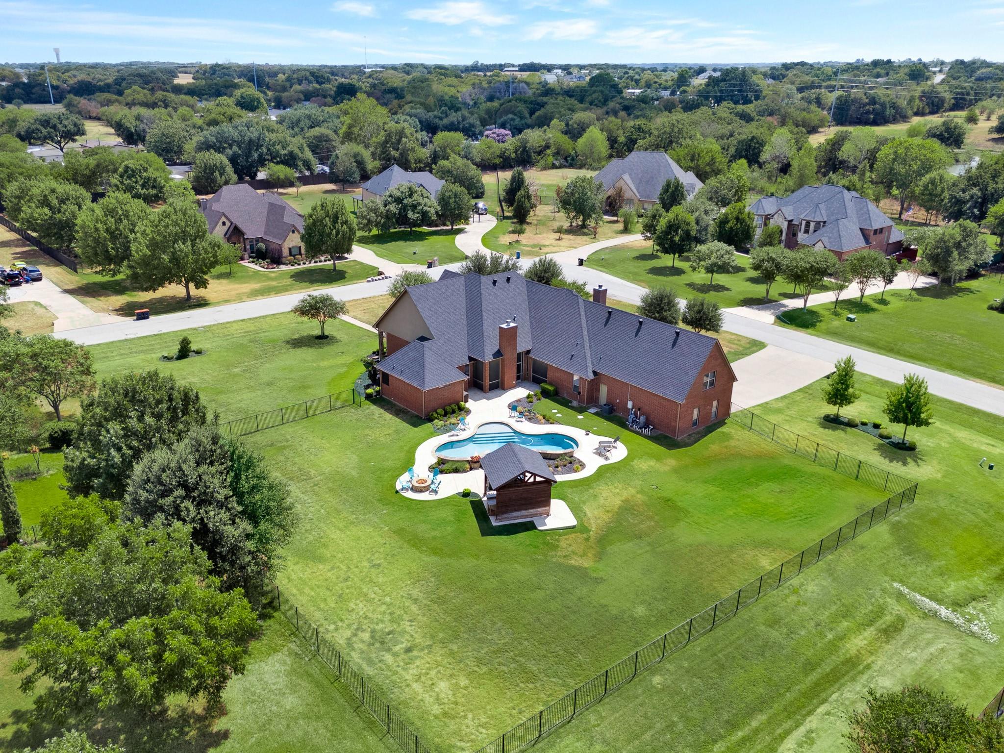 main property photo 34