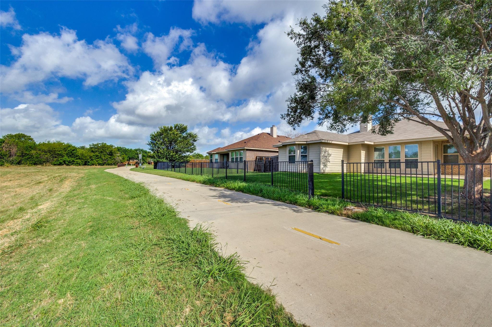 main property photo 24