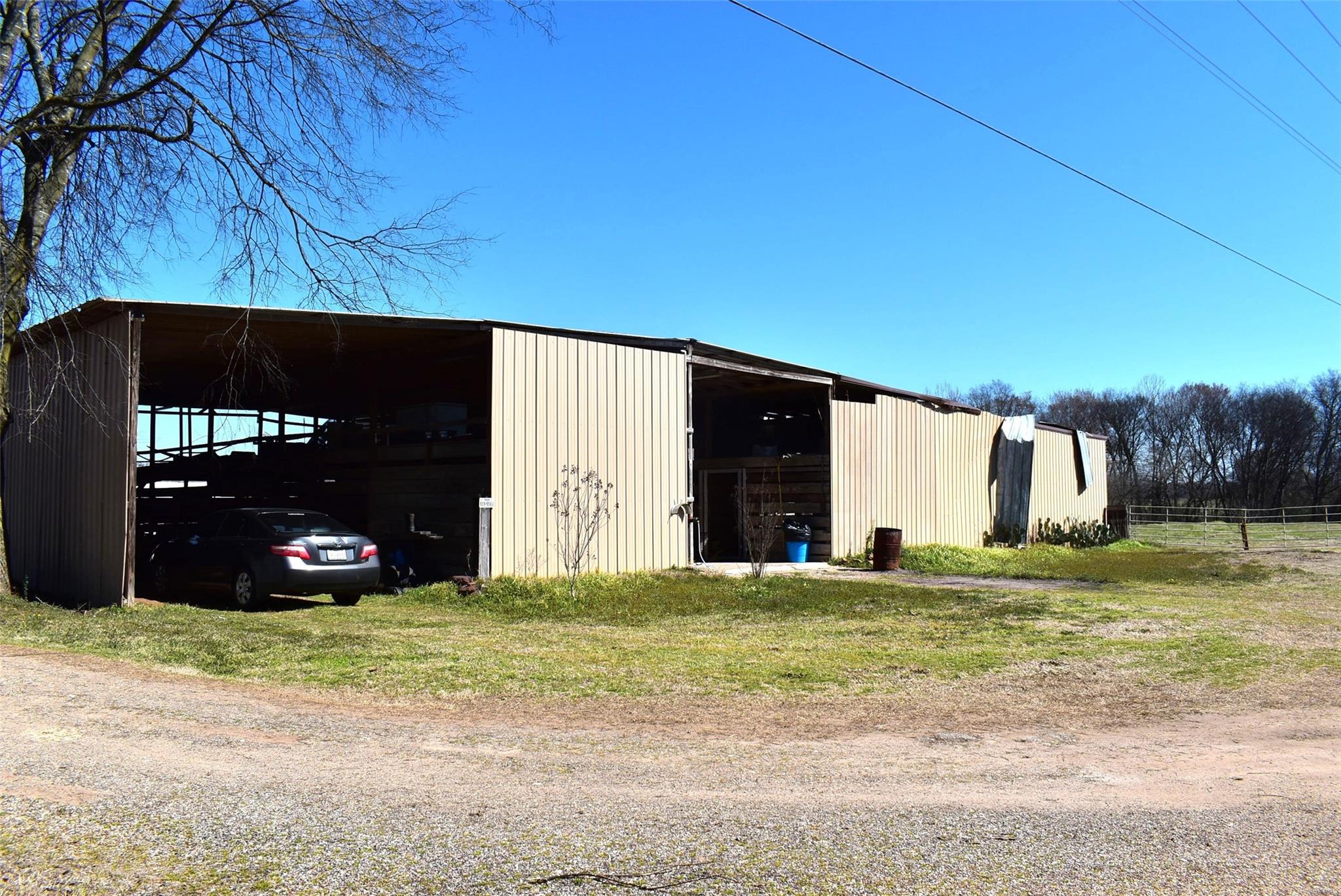 main property photo 16
