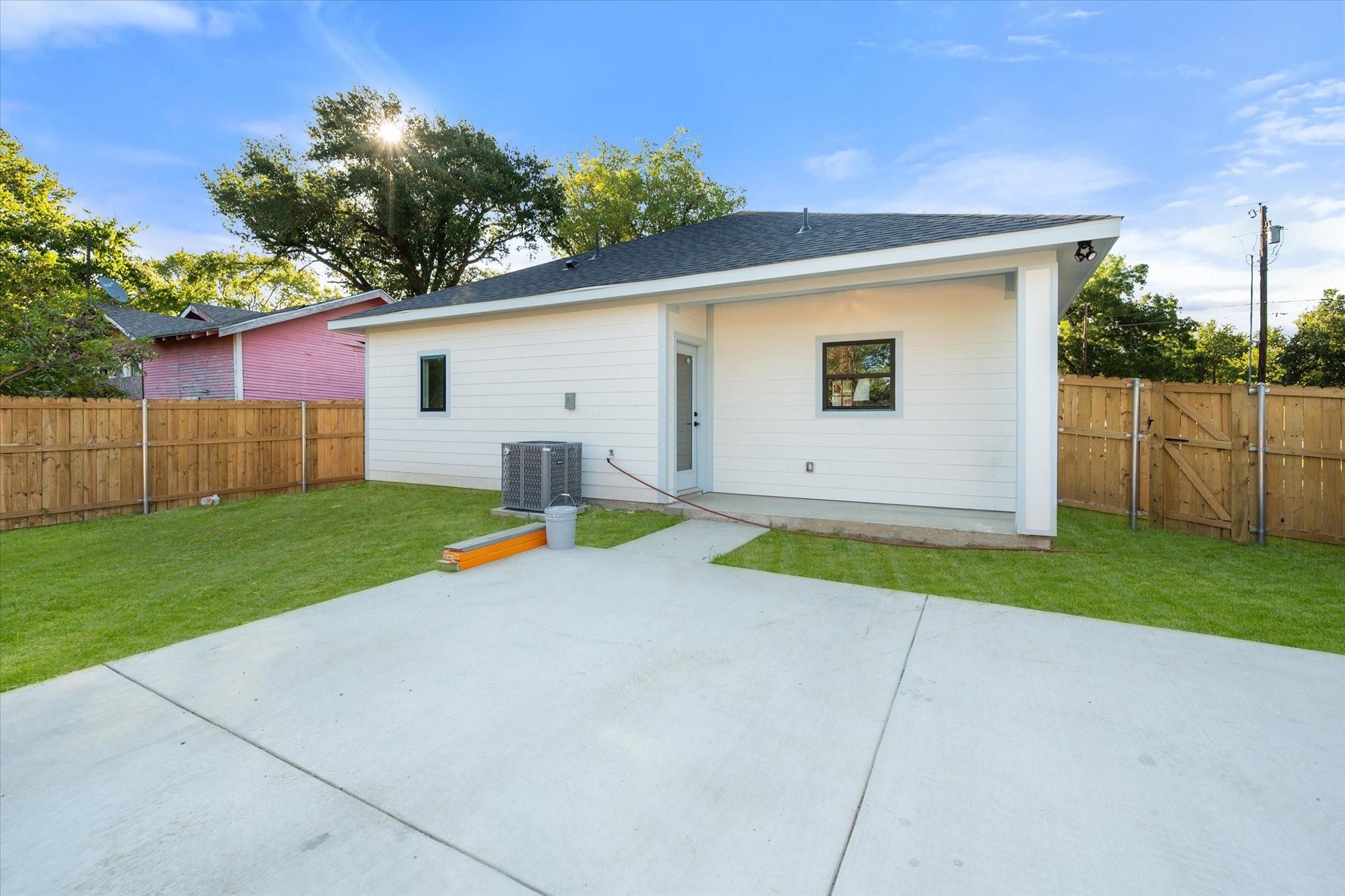 main property photo 20