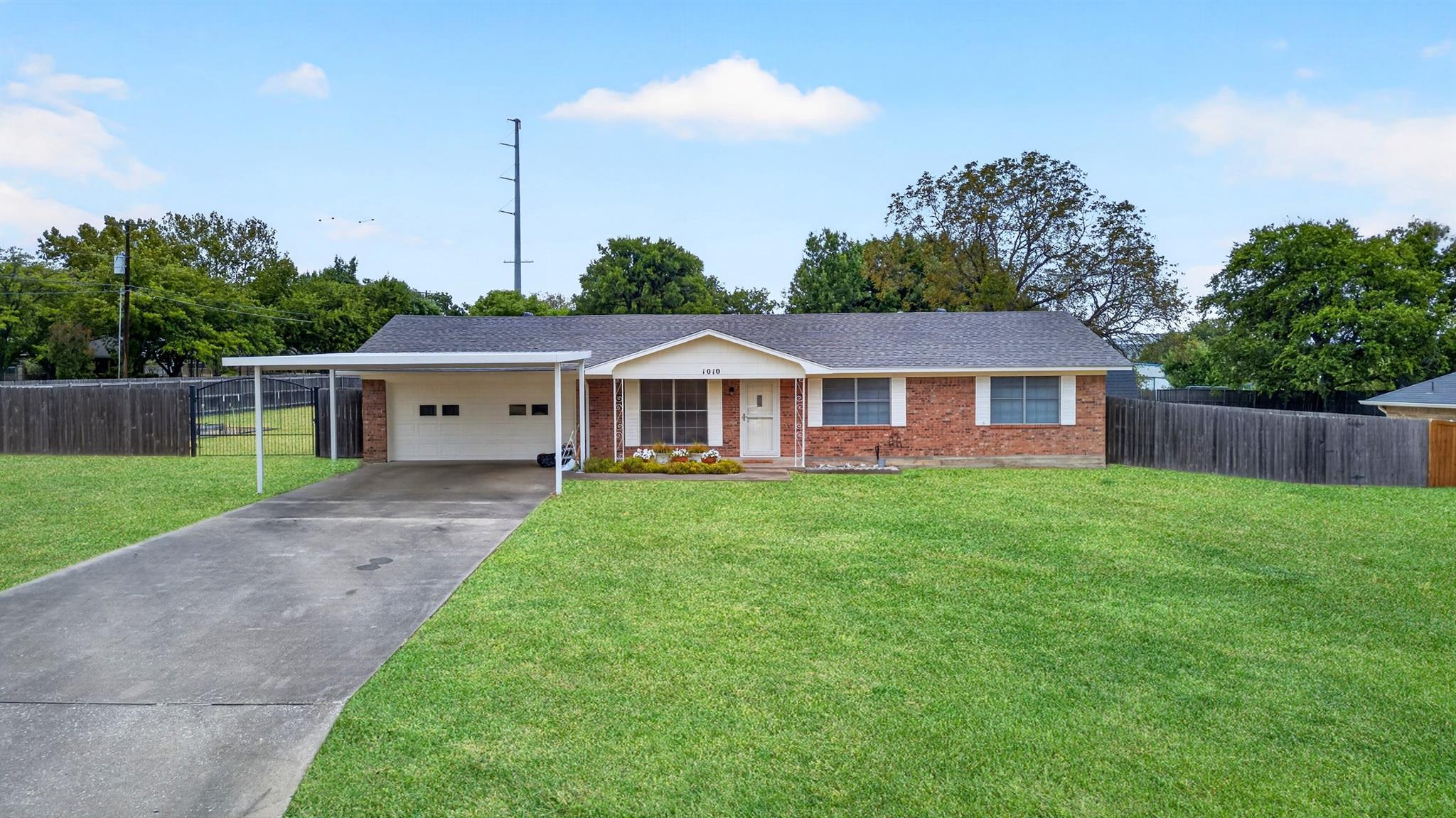 main property photo 2