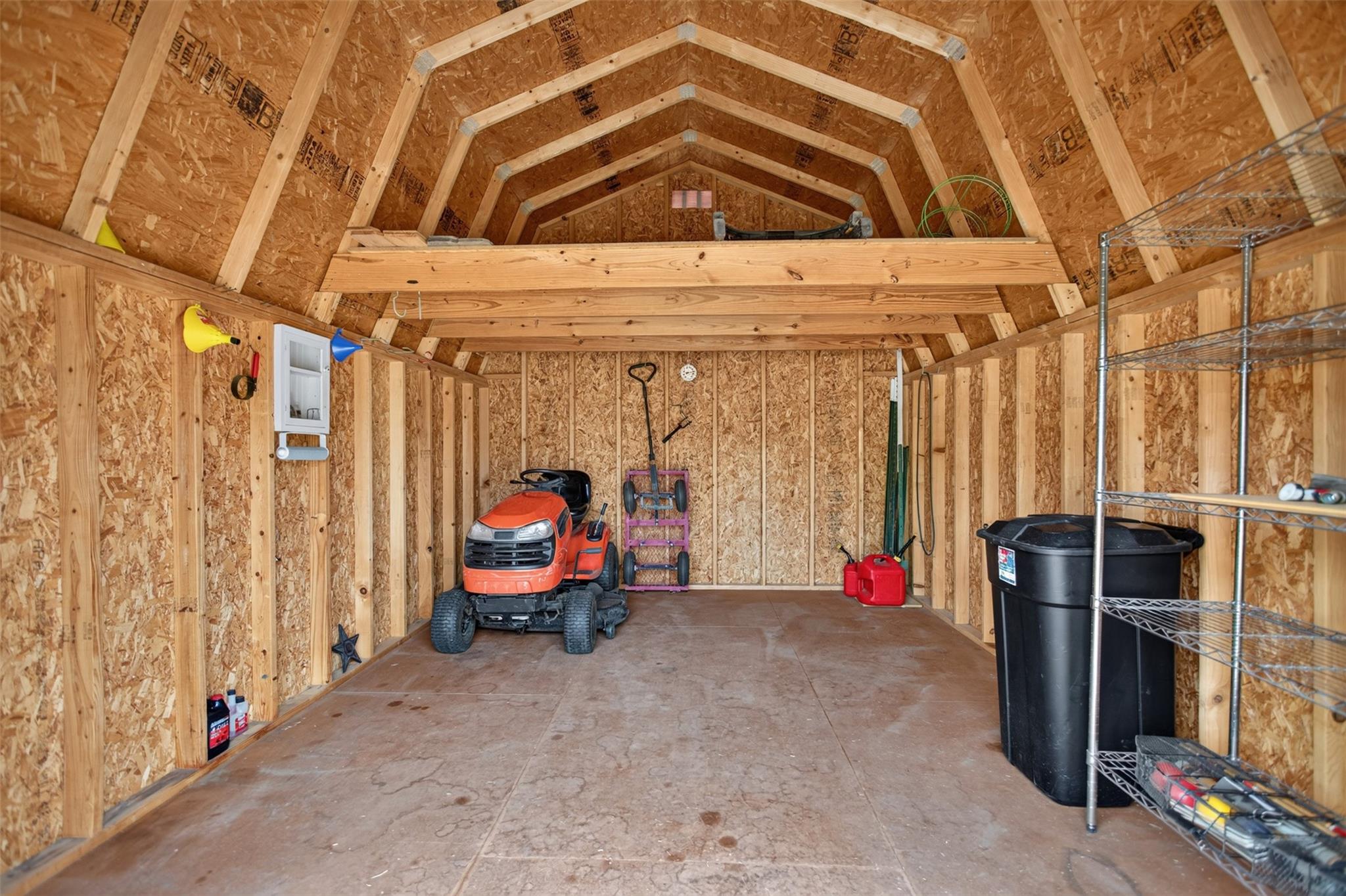 main property photo 25