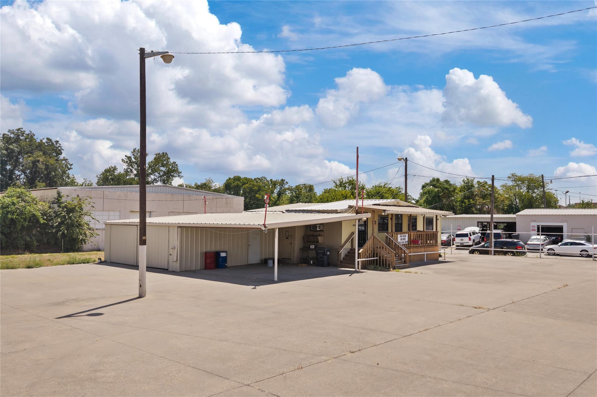 main property photo 8