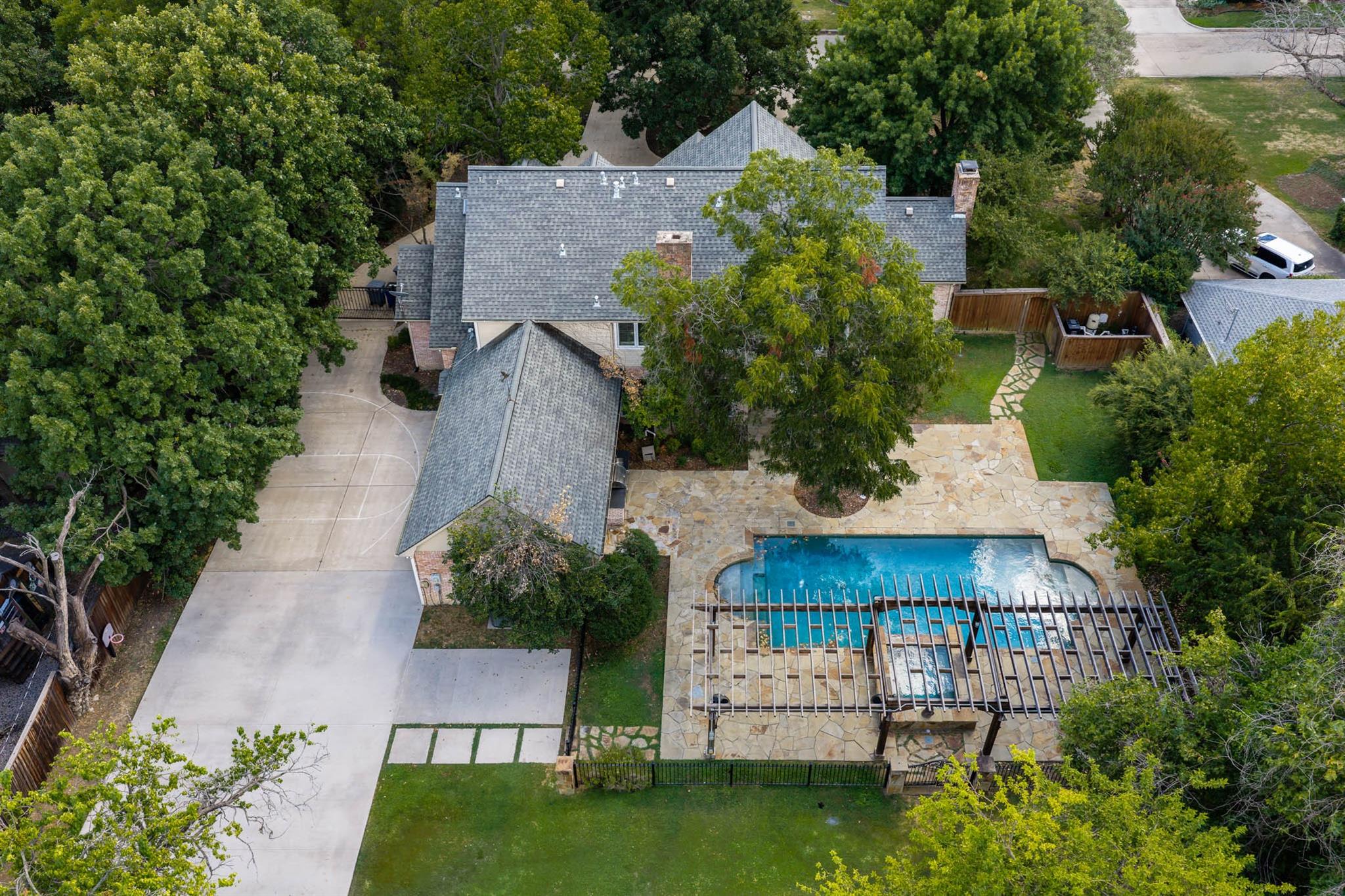 main property photo 22