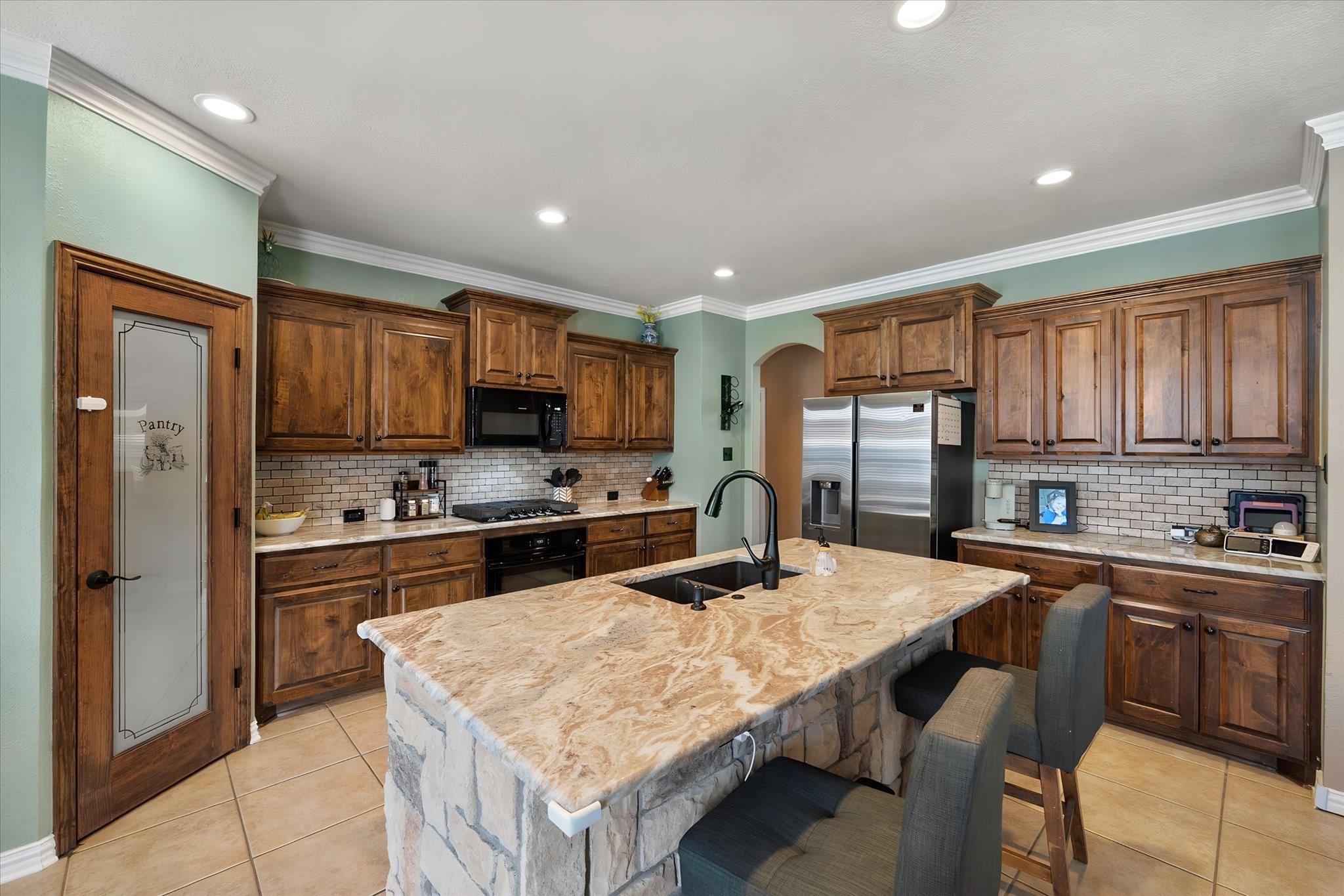main property photo 9
