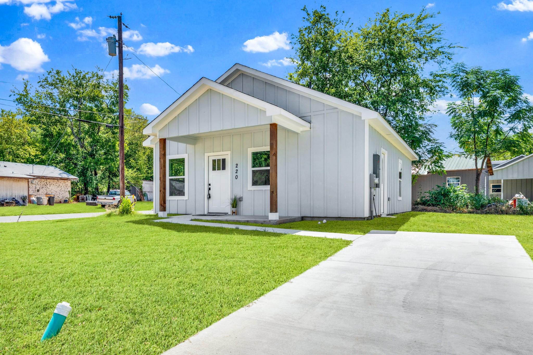 main property photo 23