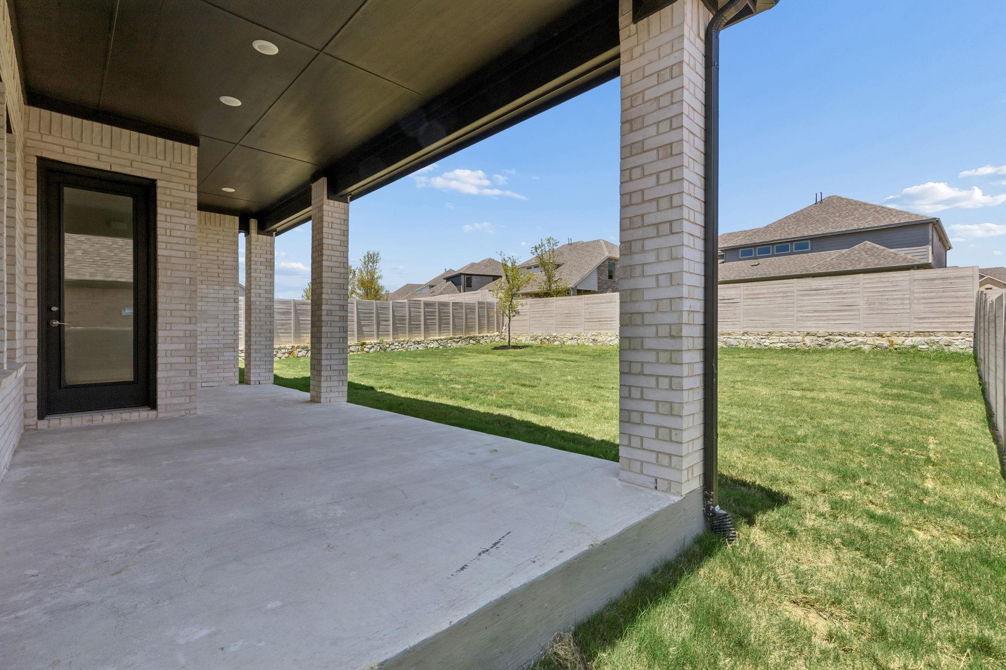 main property photo 28