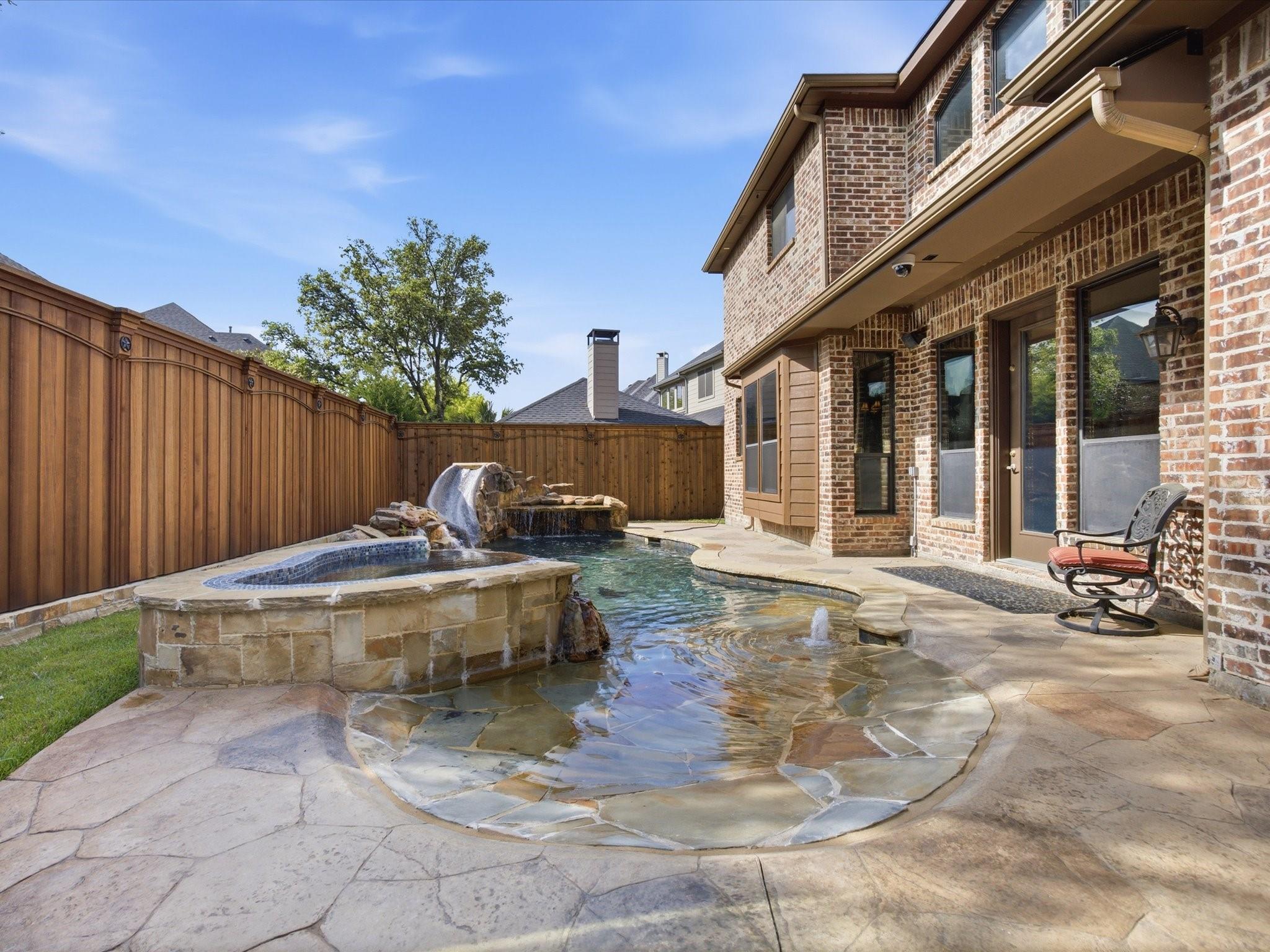 main property photo 36