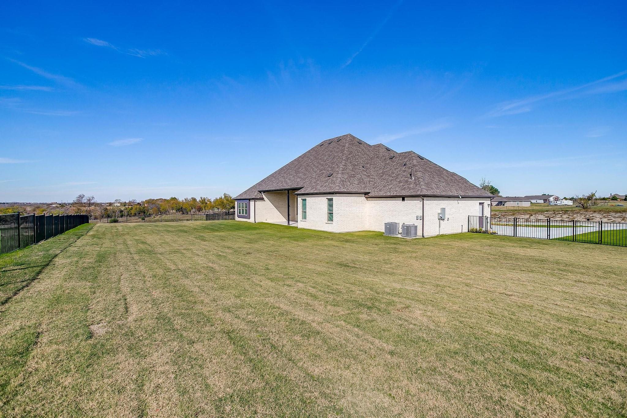 main property photo 35