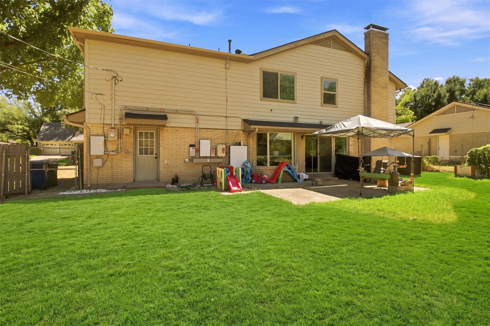 main property photo 30