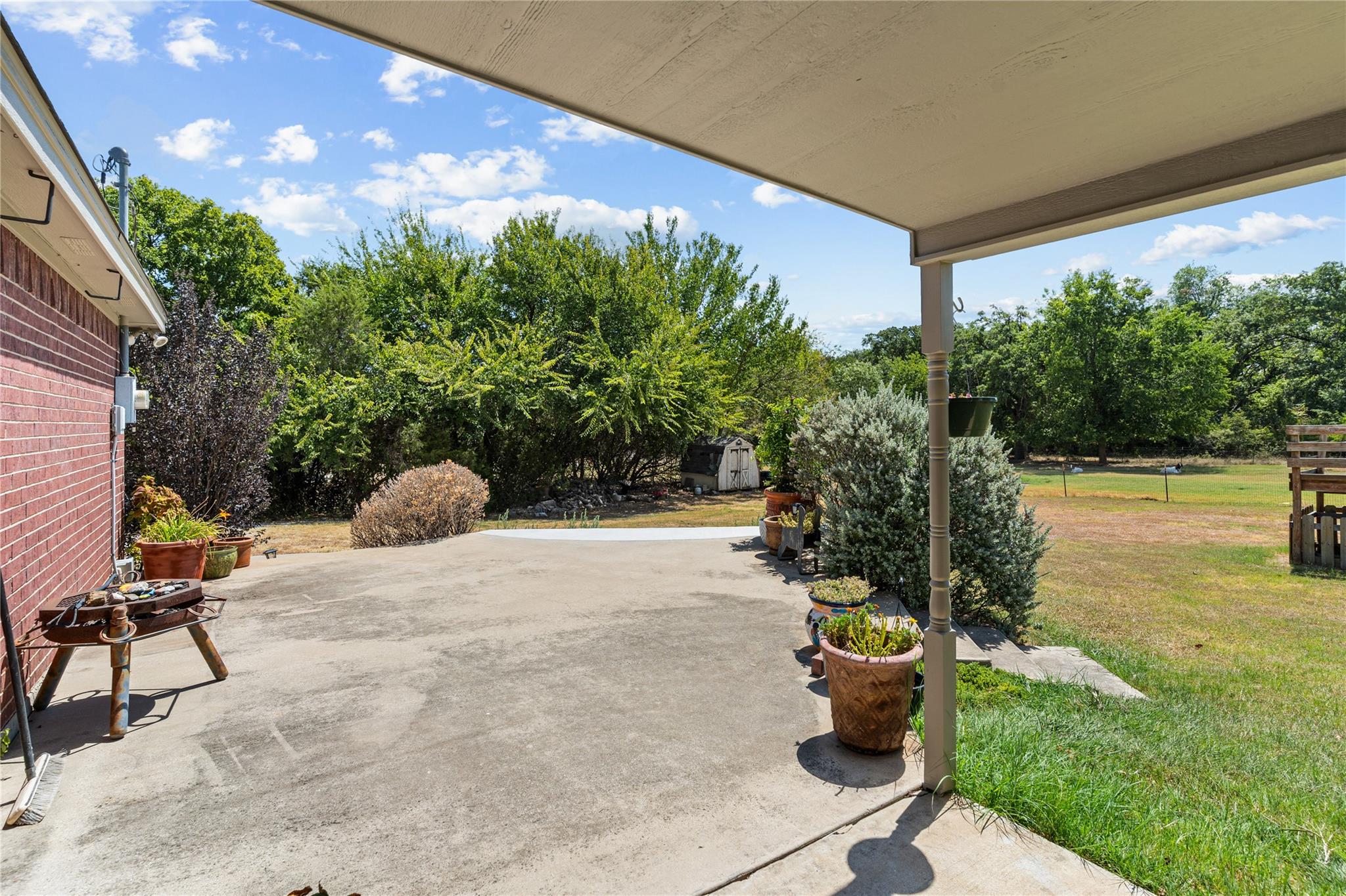 main property photo 30
