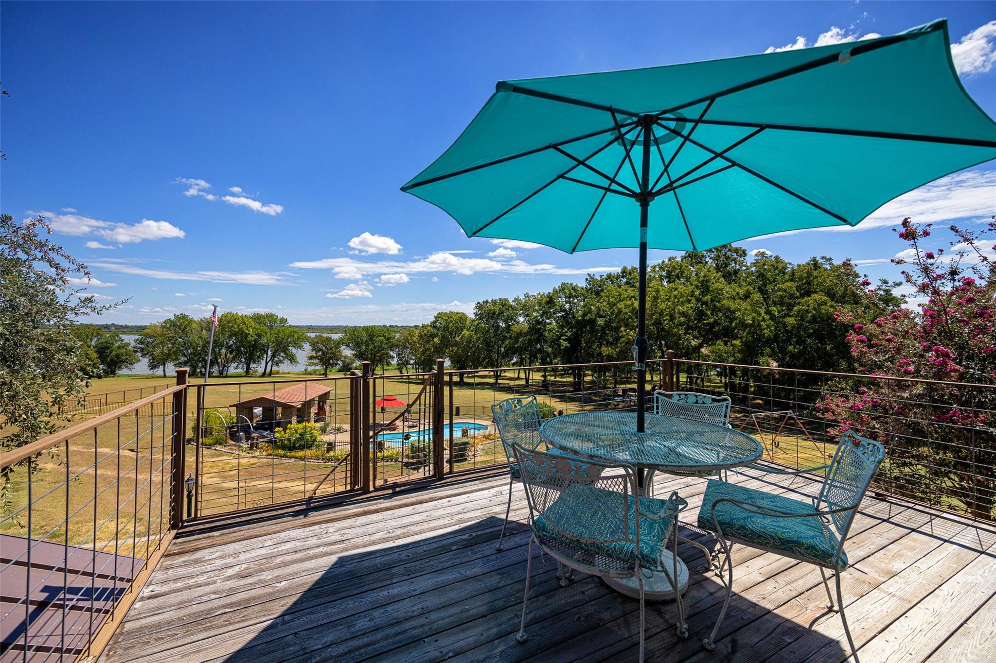 main property photo 24