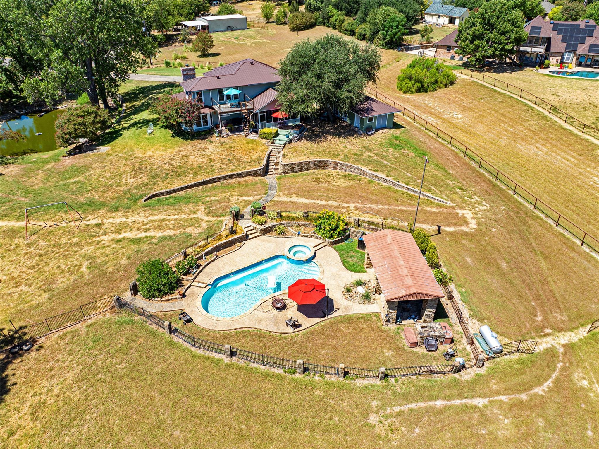 main property photo 35