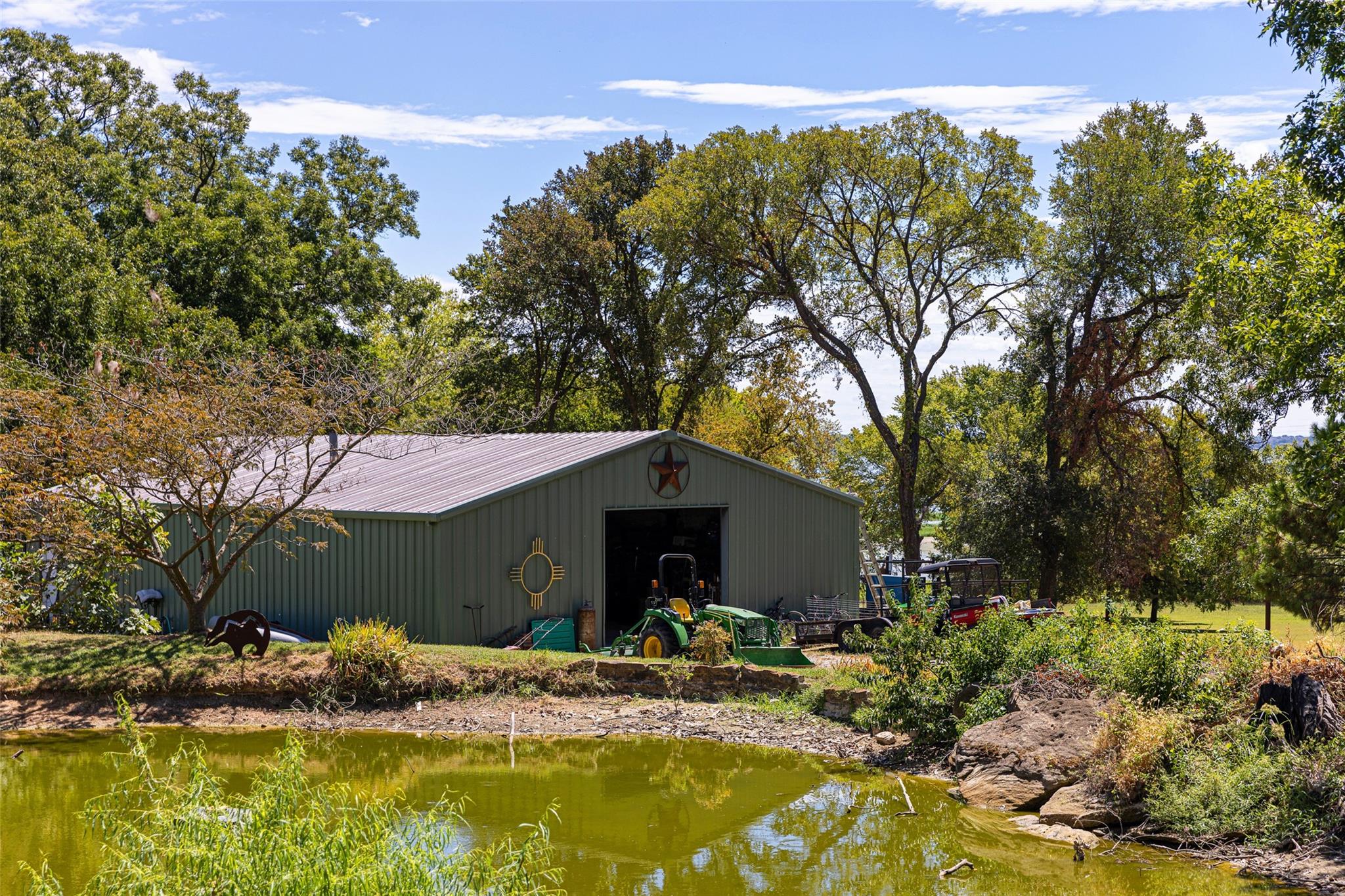 main property photo 4