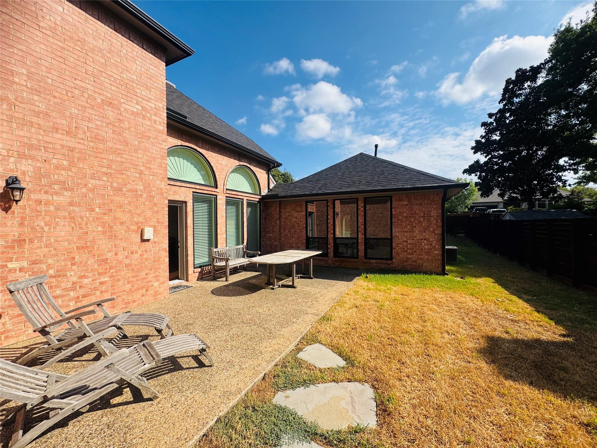 main property photo 25