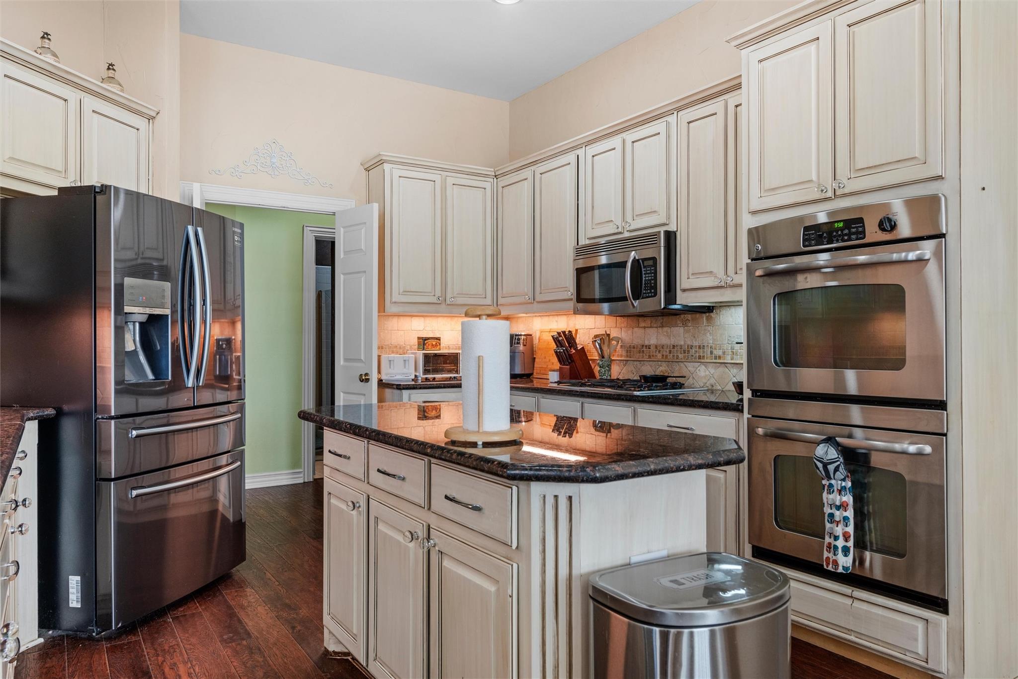 main property photo 11