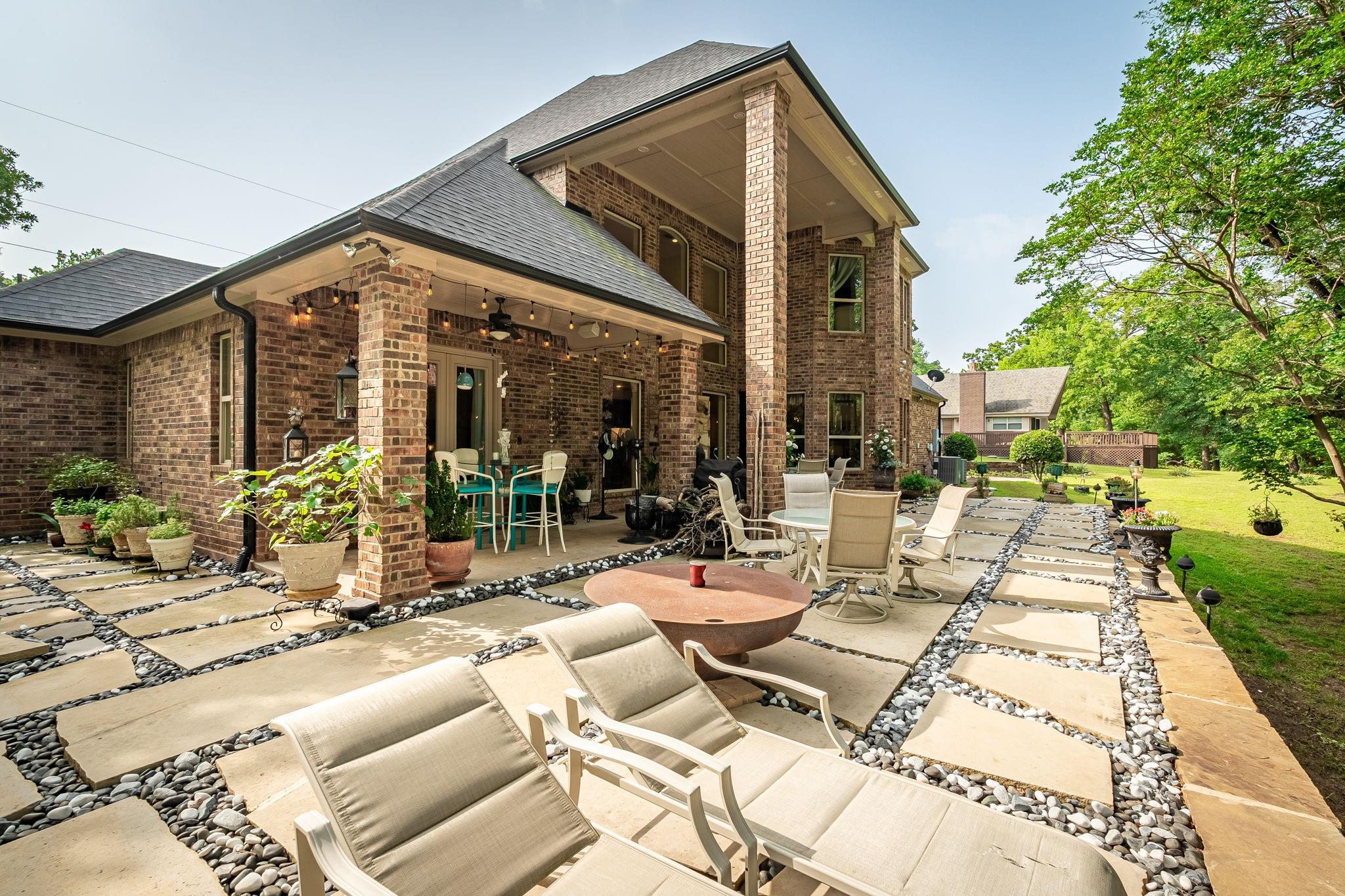 main property photo 11
