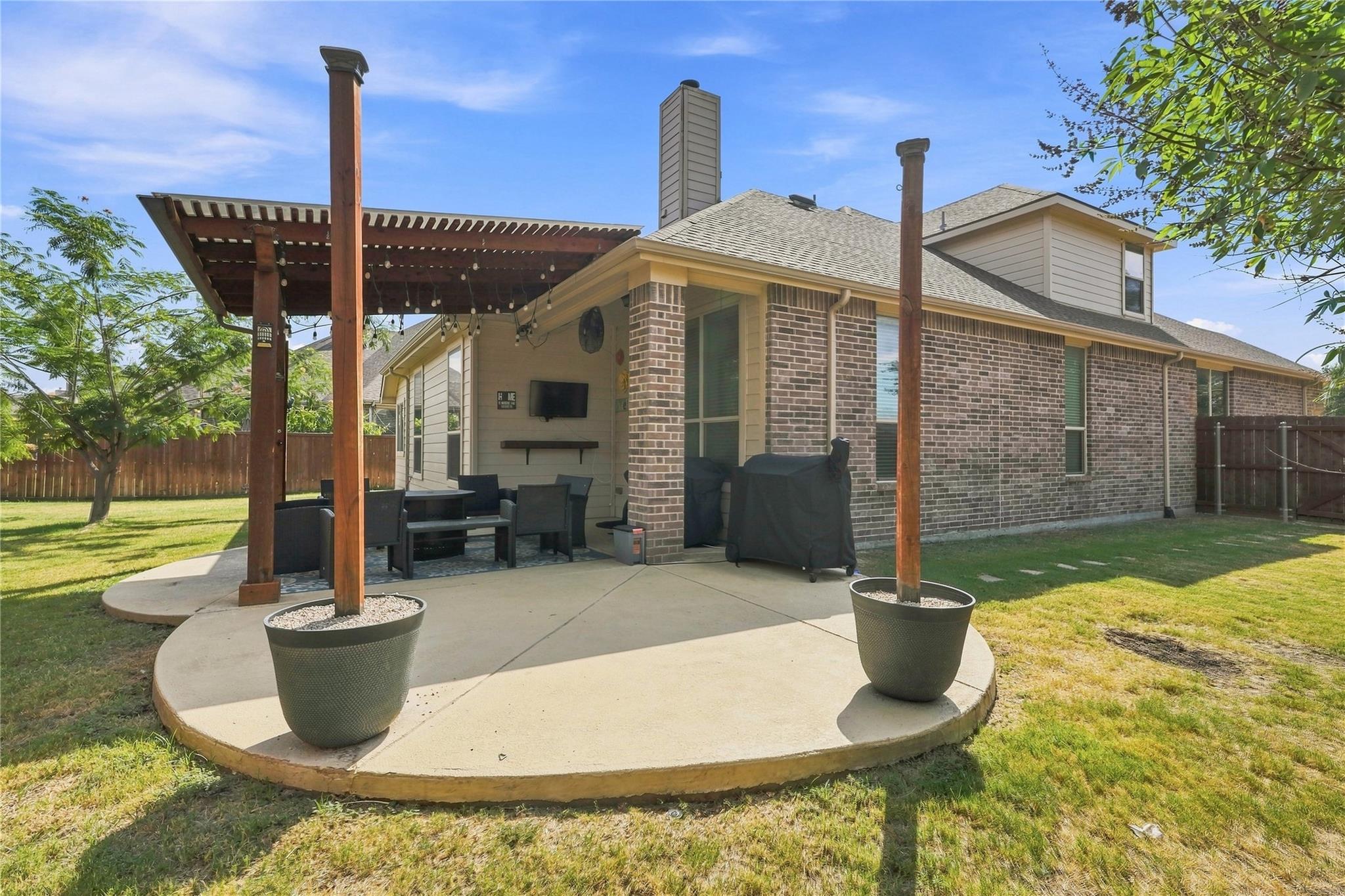 main property photo 35