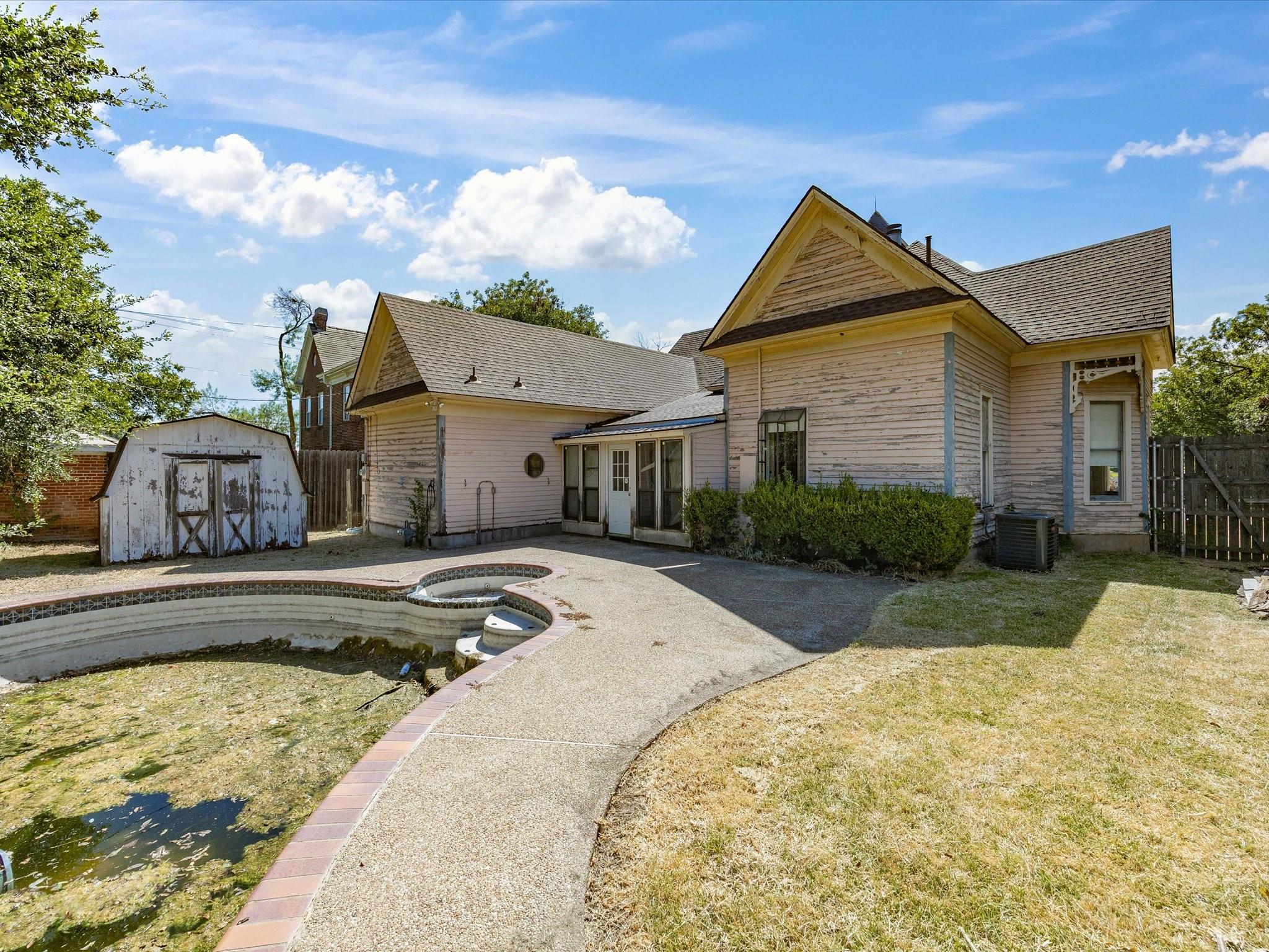 main property photo 36