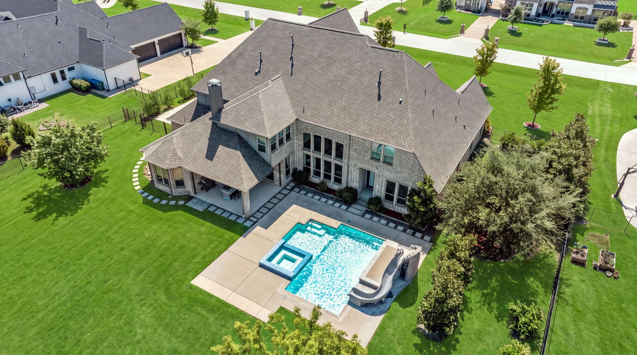 main property photo 37