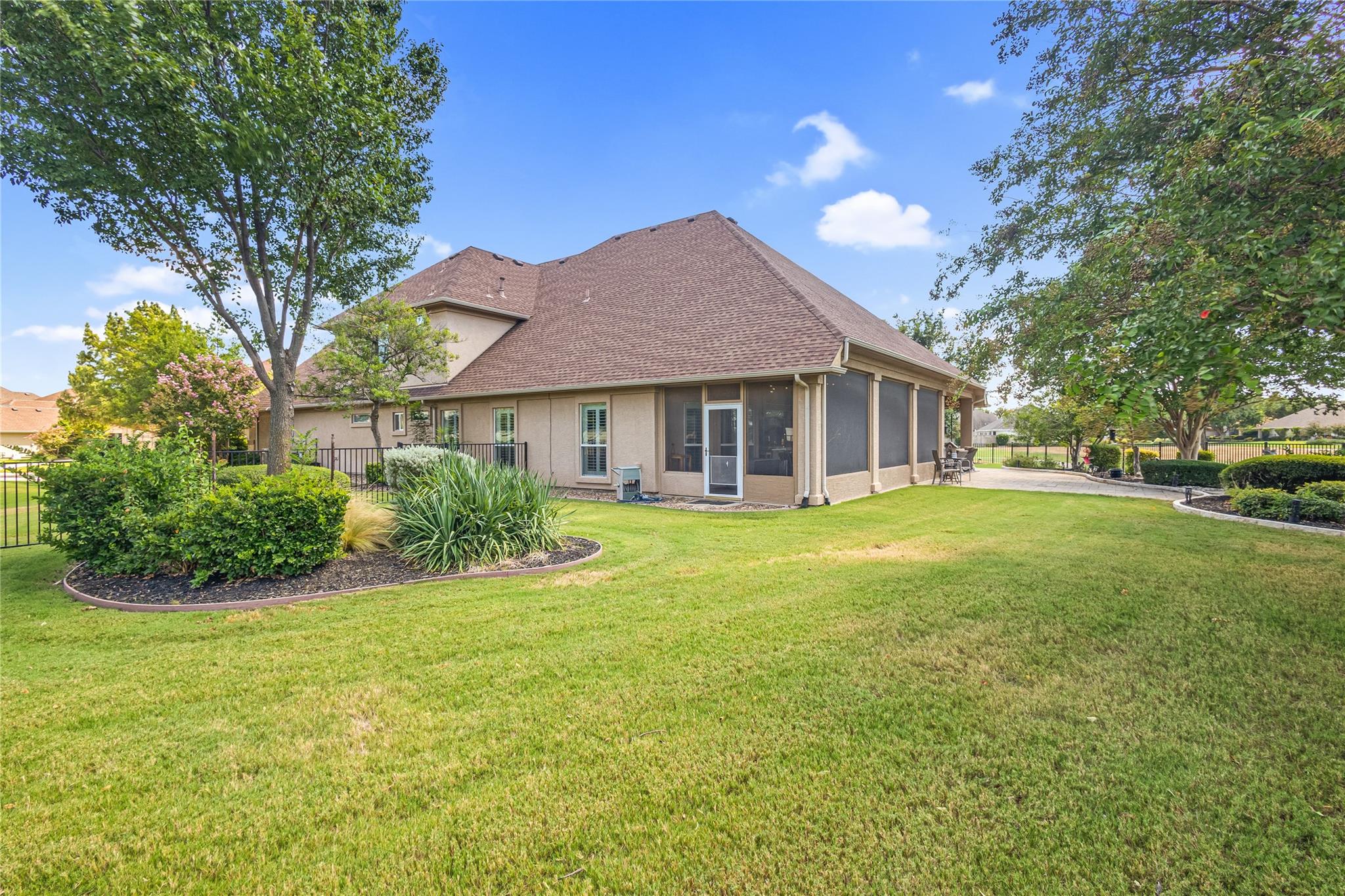 main property photo 33