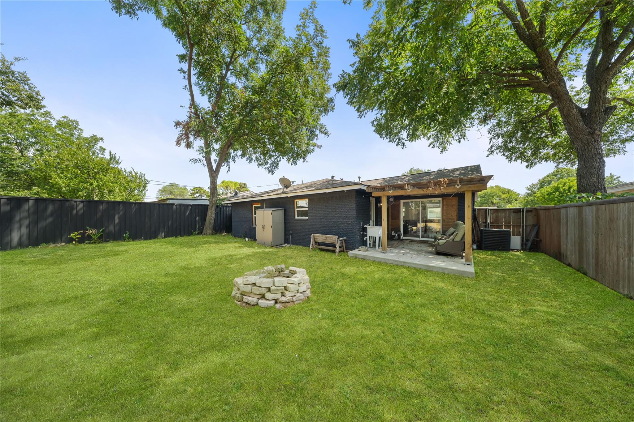 main property photo 28