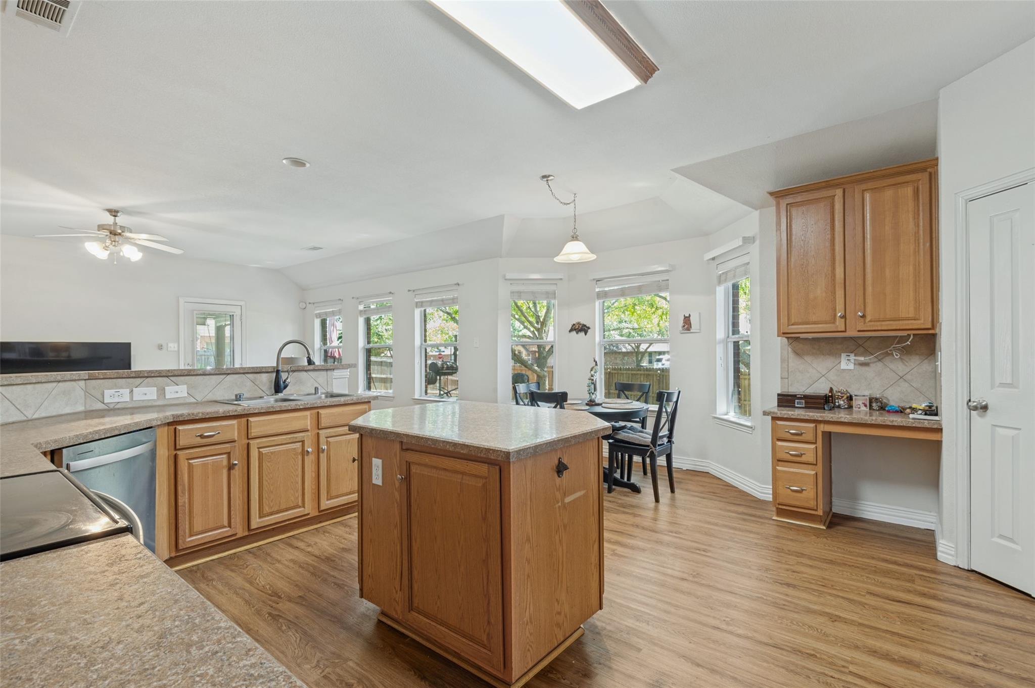 main property photo 7