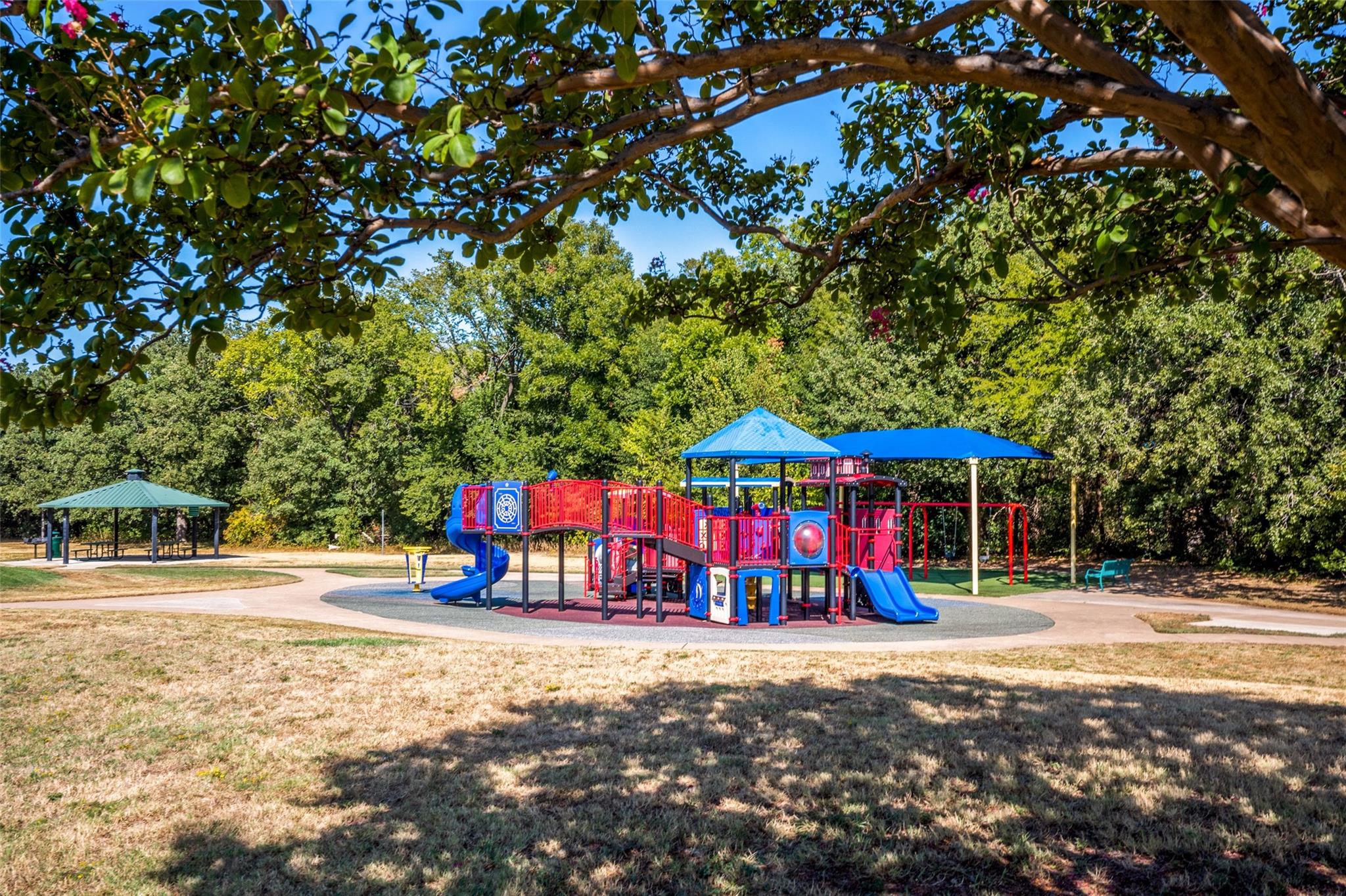 main property photo 23