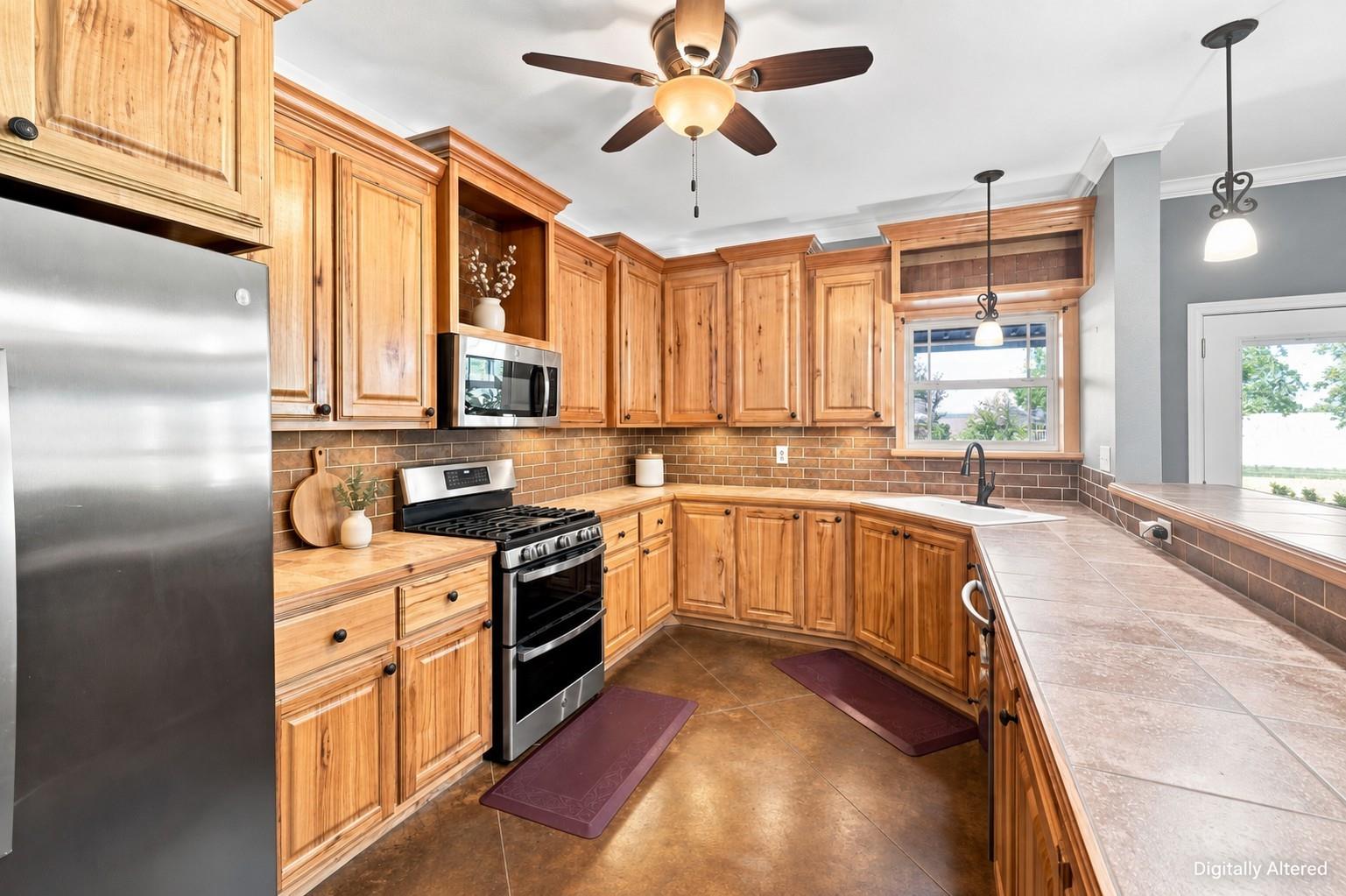 main property photo 20