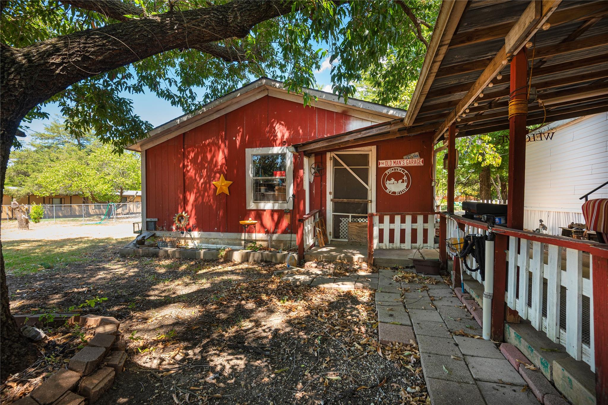 main property photo 19