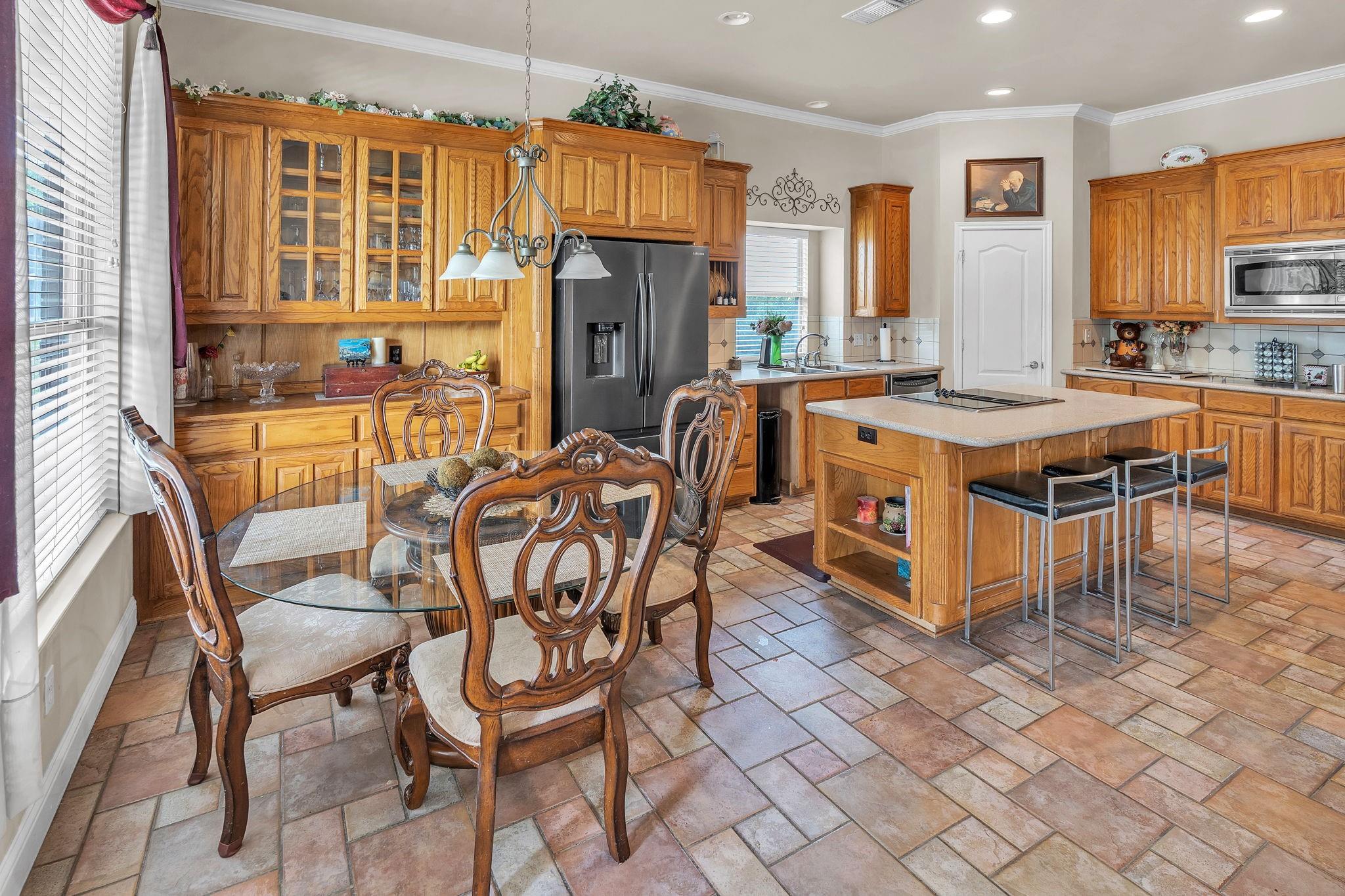 main property photo 15