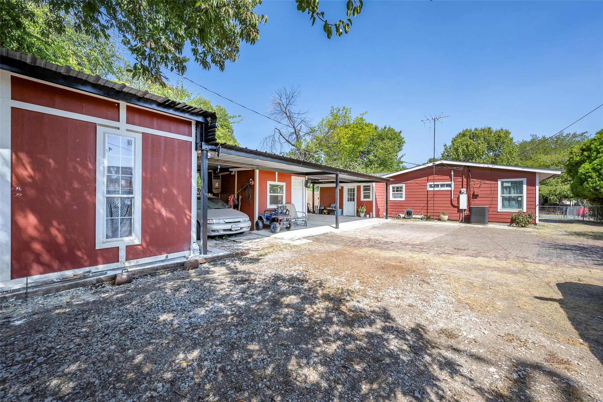 main property photo 12