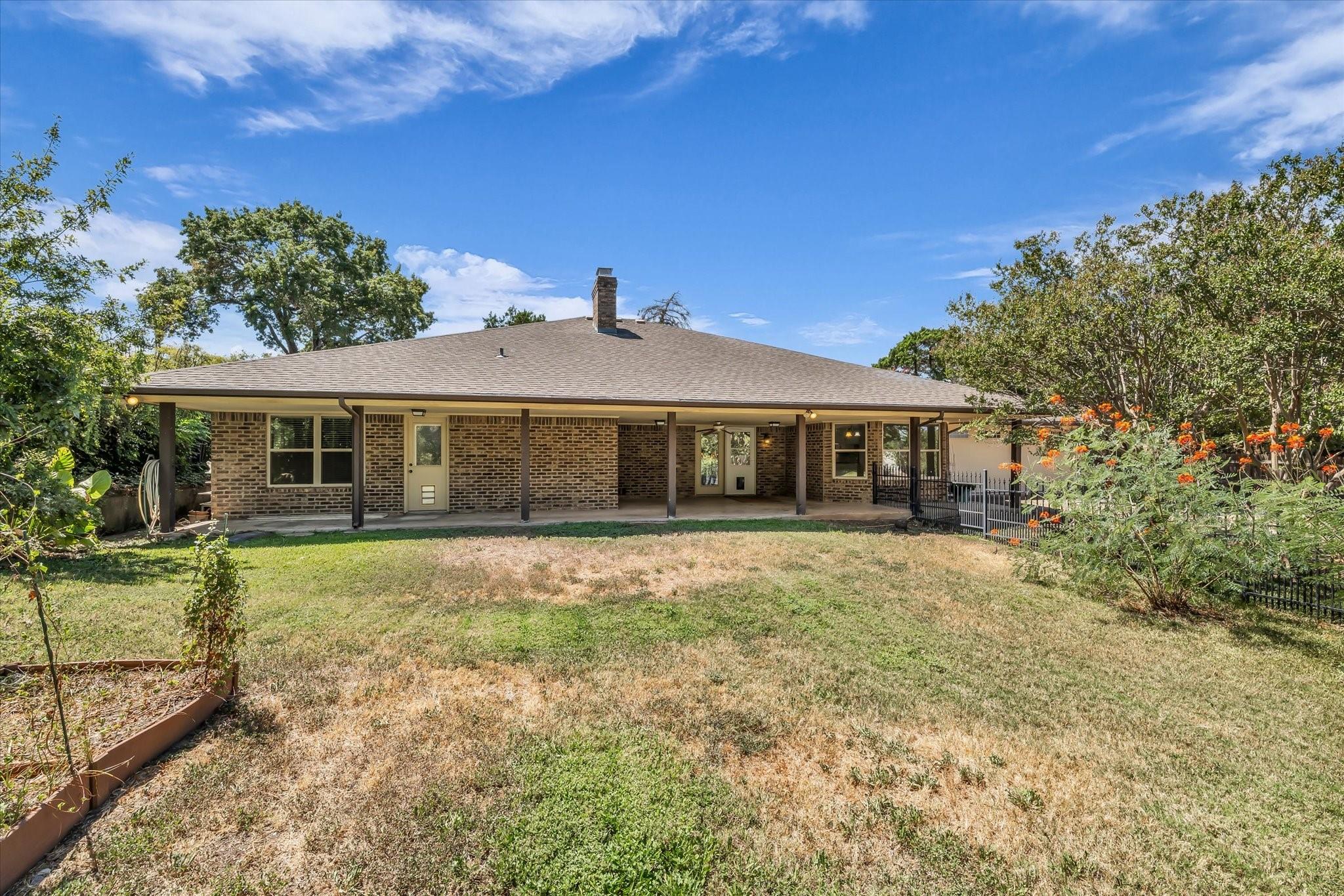 main property photo 23