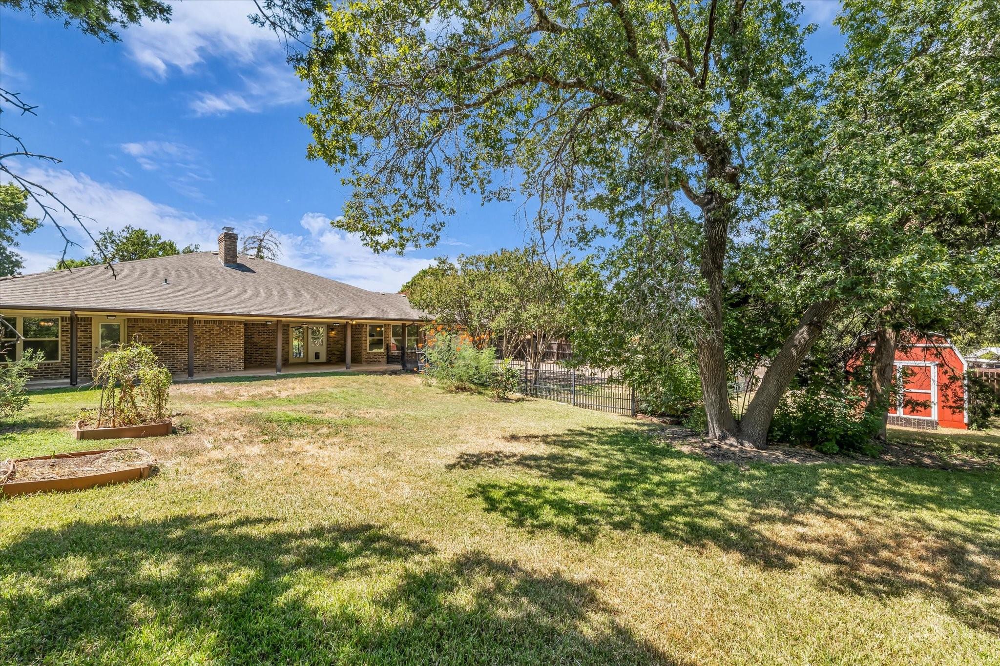 main property photo 25