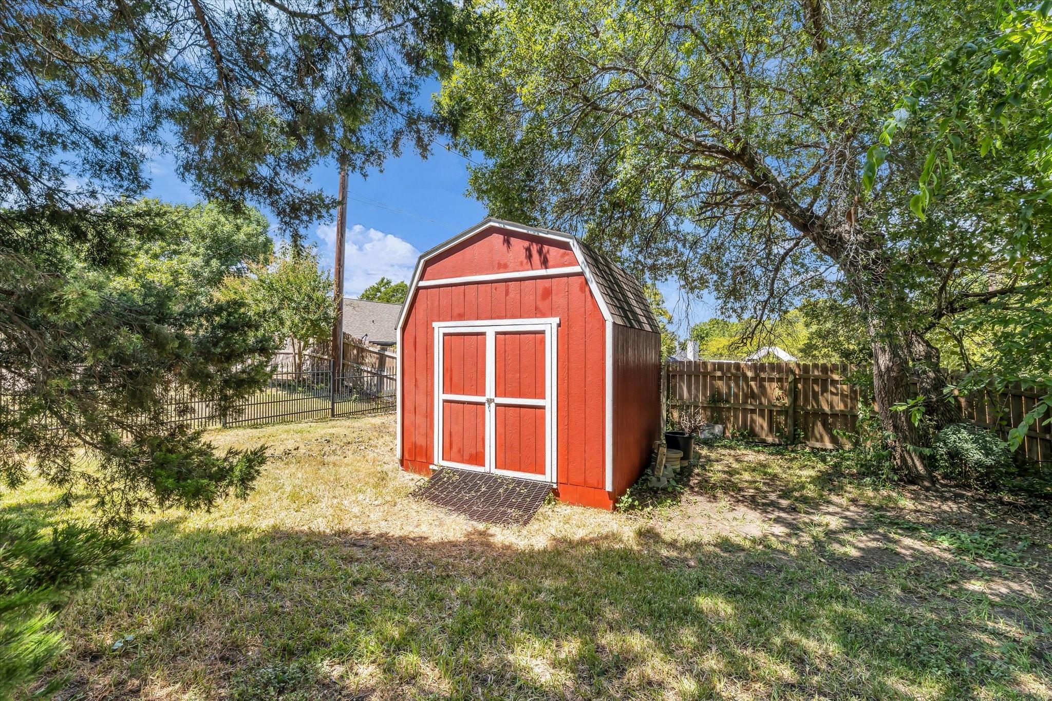 main property photo 27