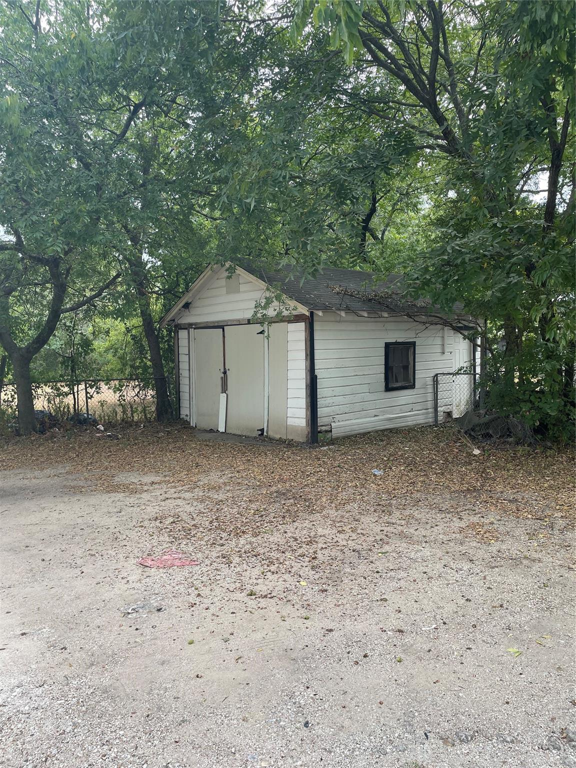 main property photo 16