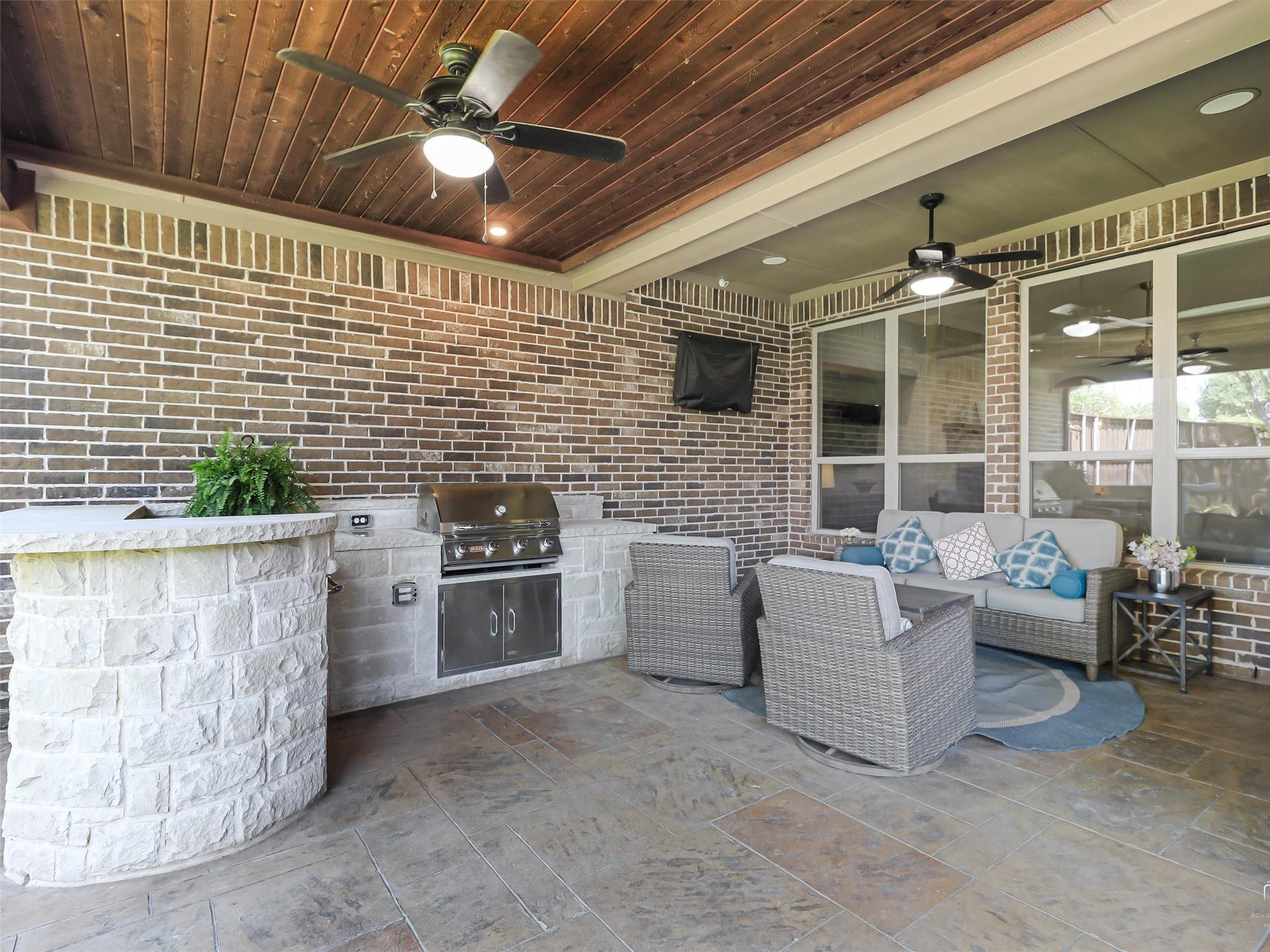 main property photo 37