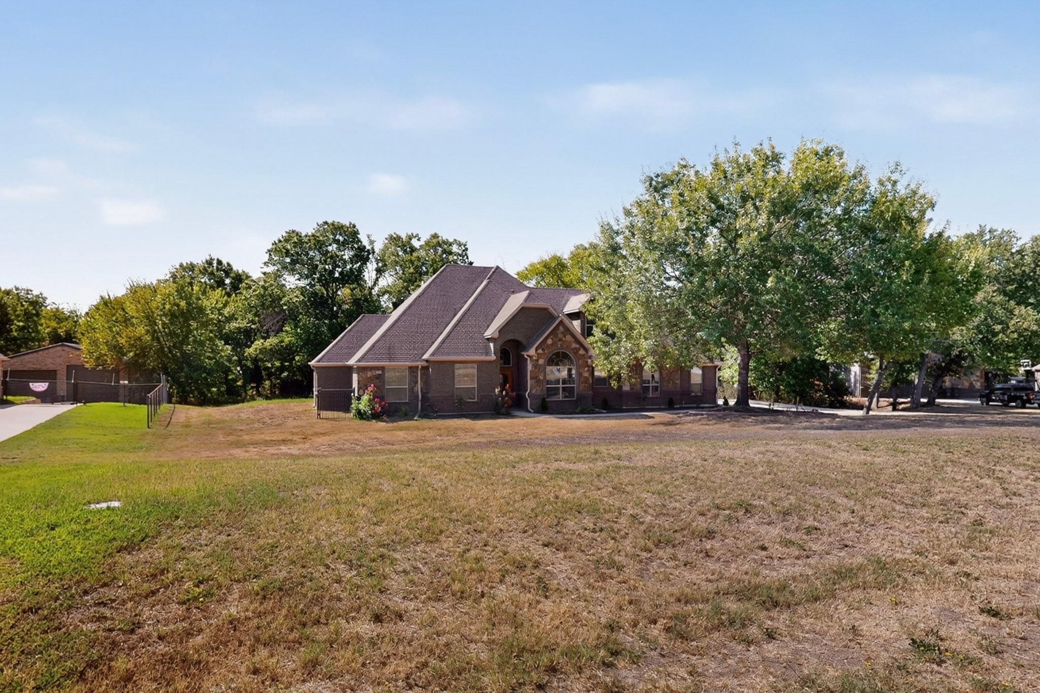 main property photo 3