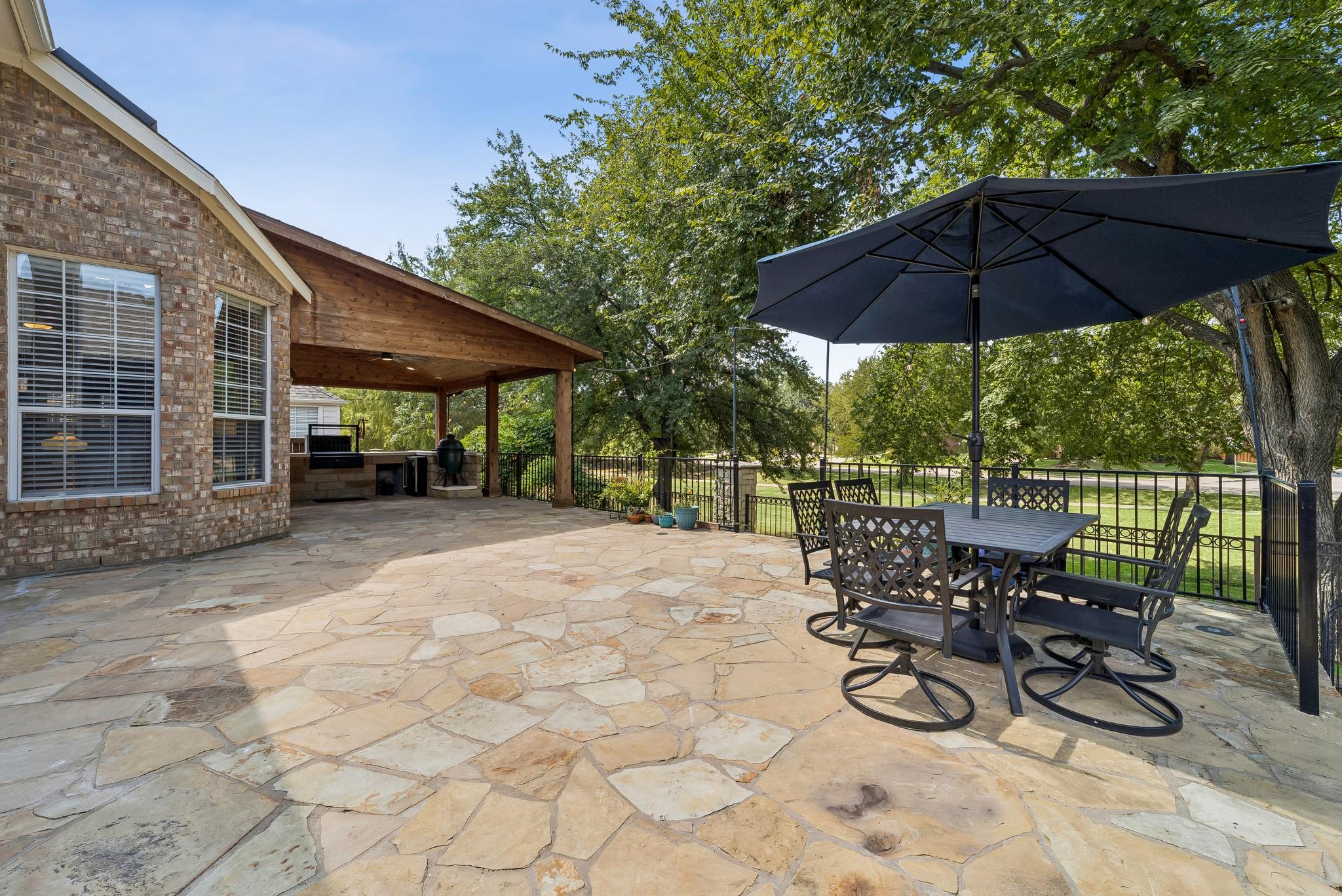 main property photo 24