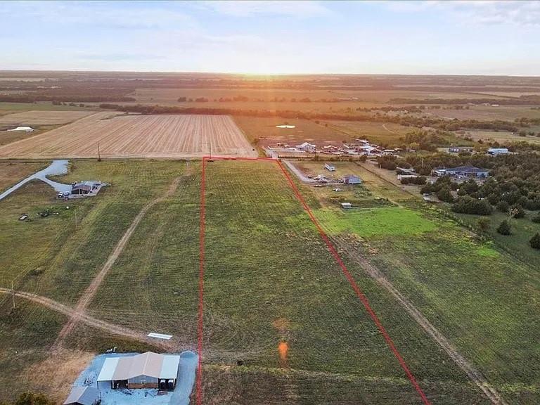 main property photo 7