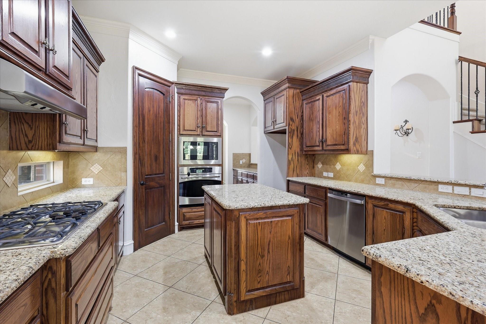 main property photo 12