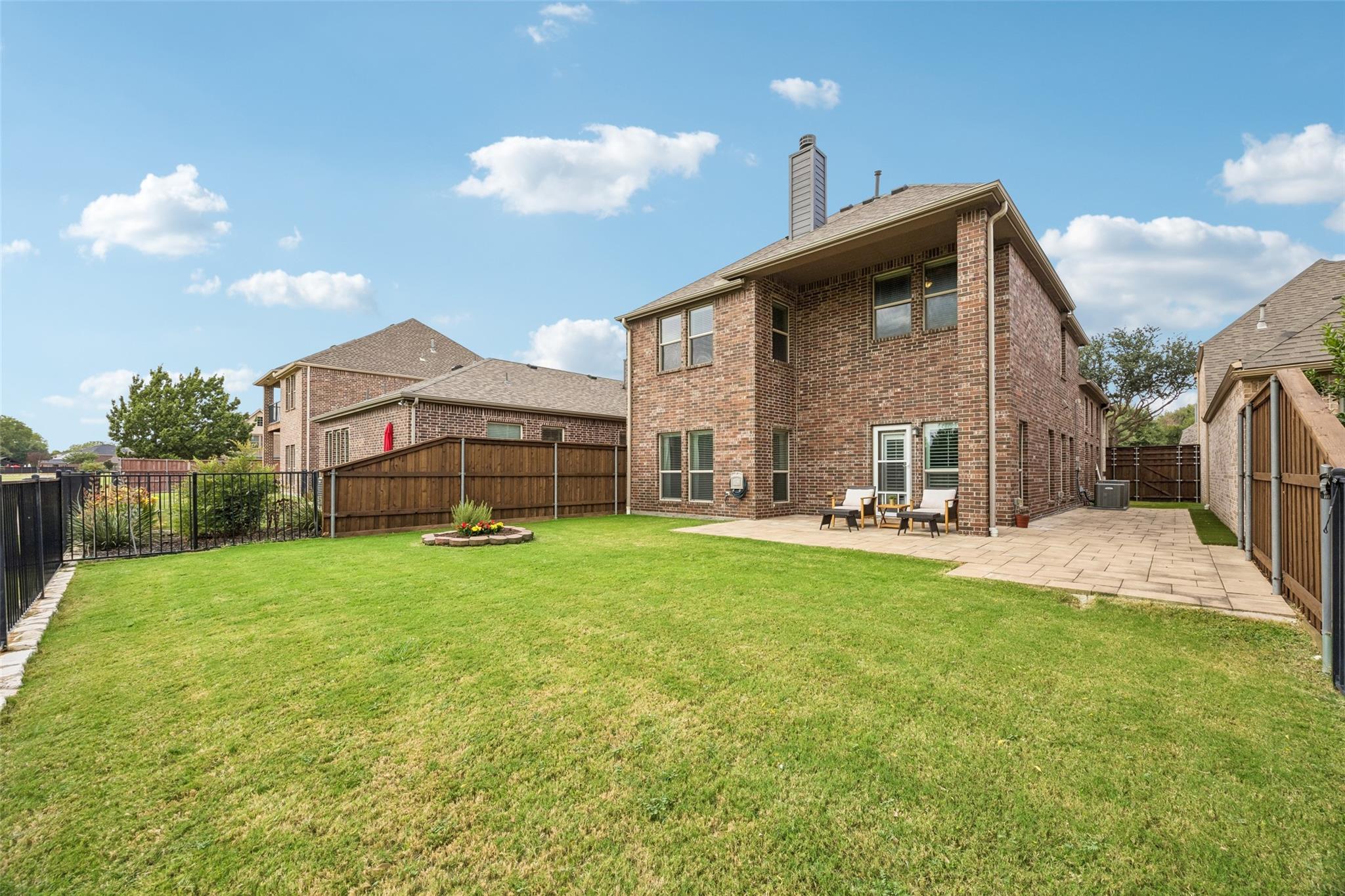 main property photo 28