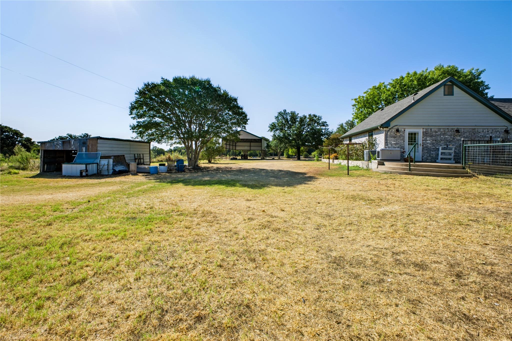 main property photo 25
