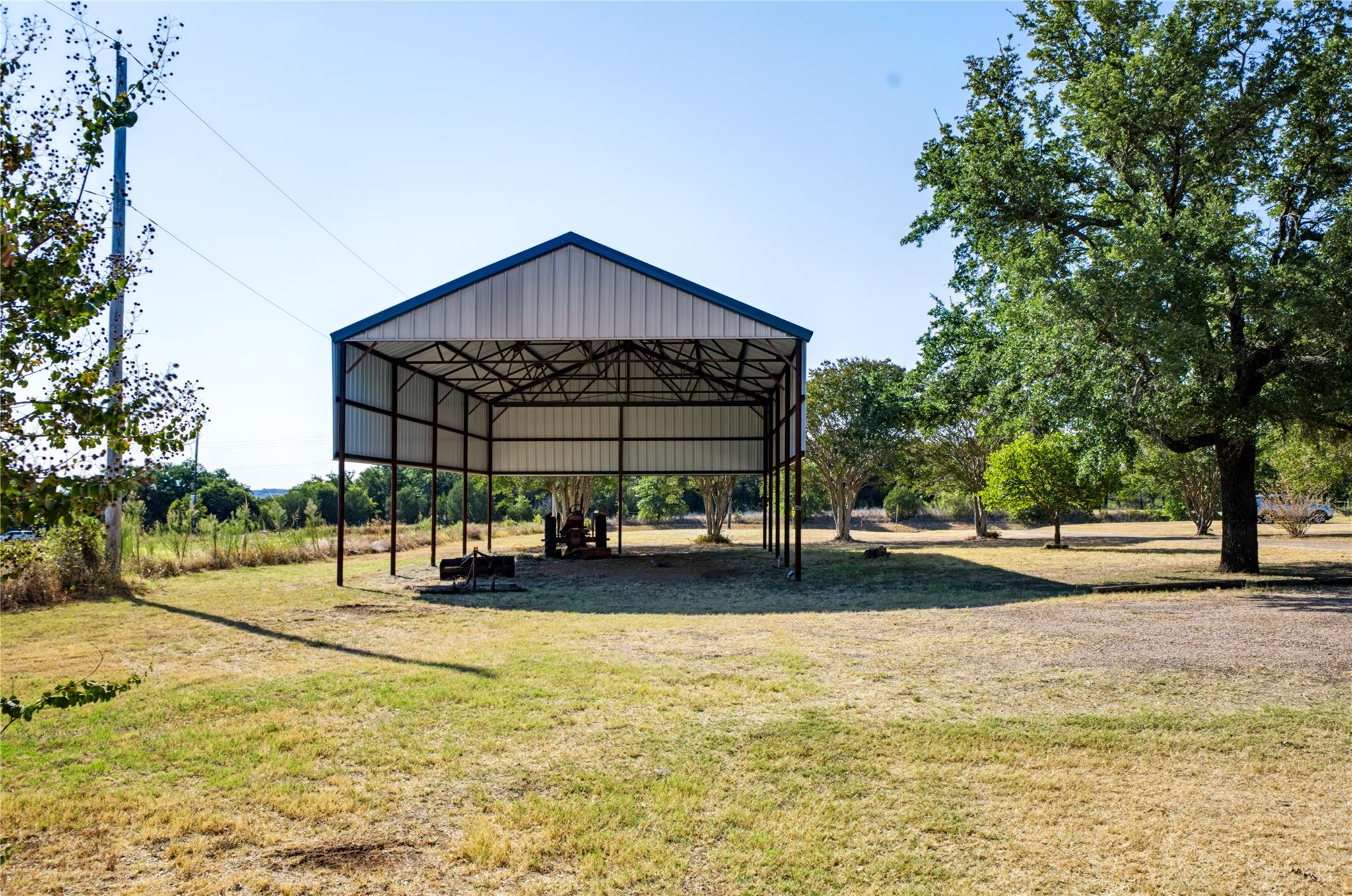 main property photo 26