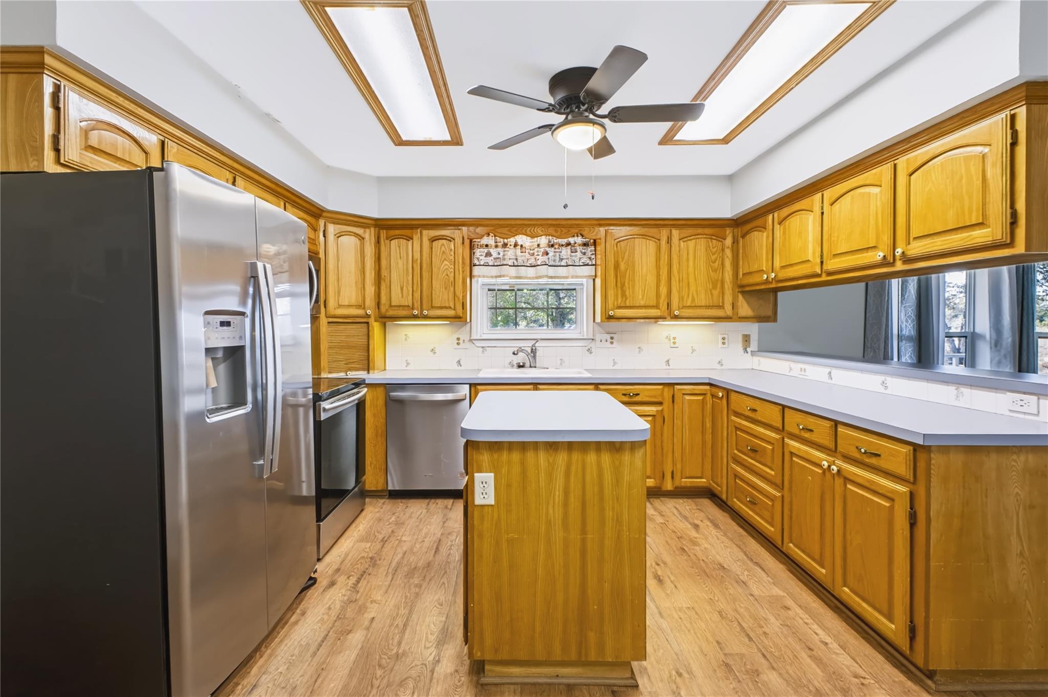 main property photo 9
