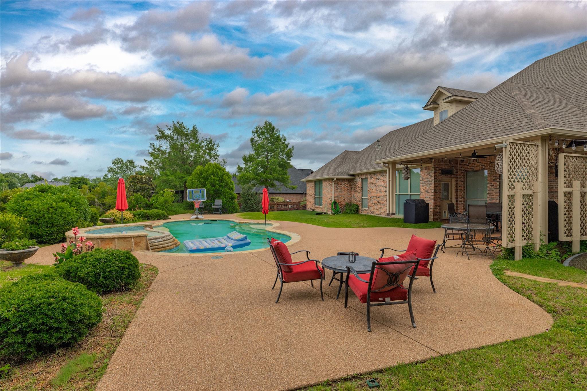 main property photo 29