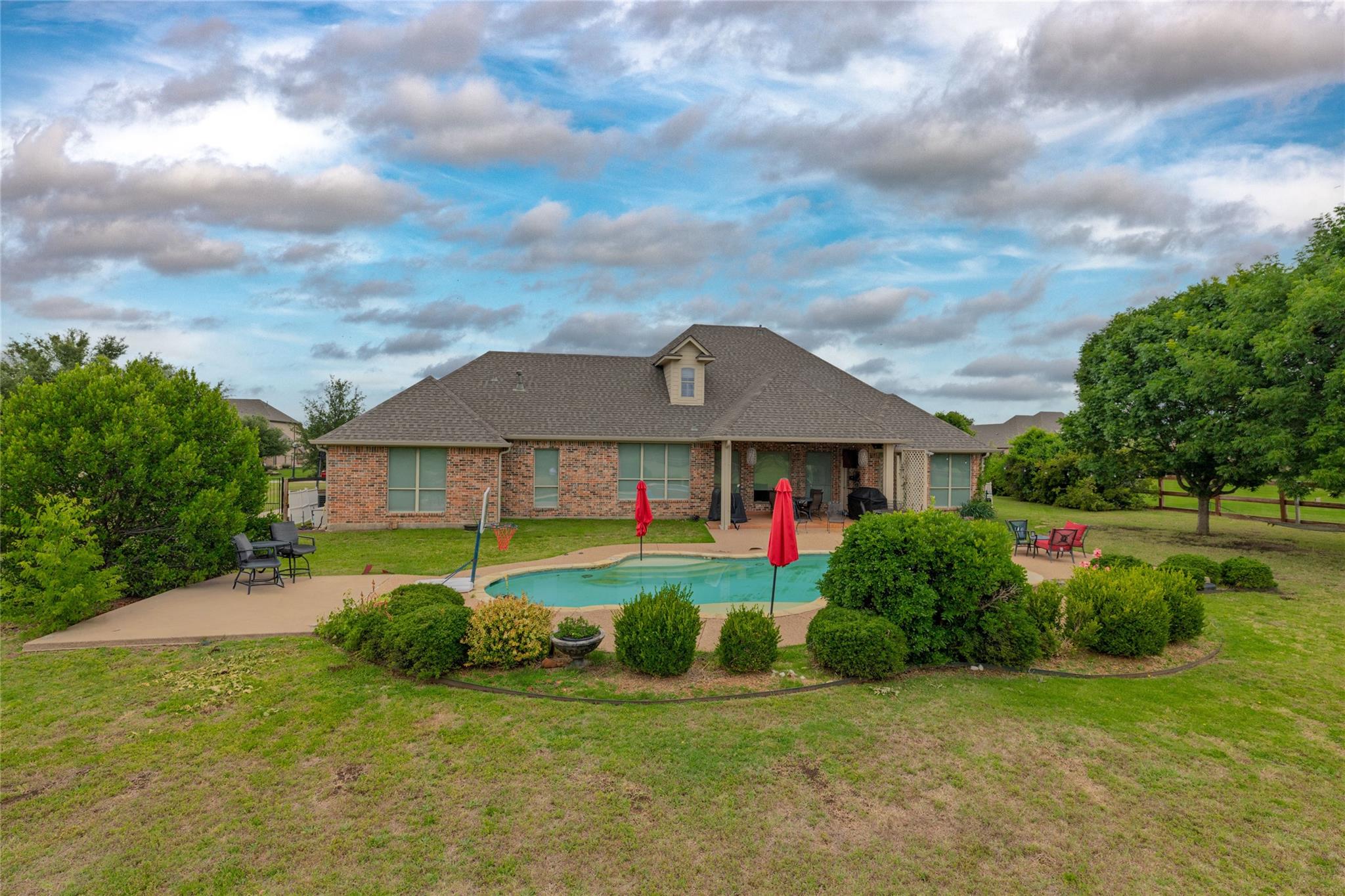 main property photo 31