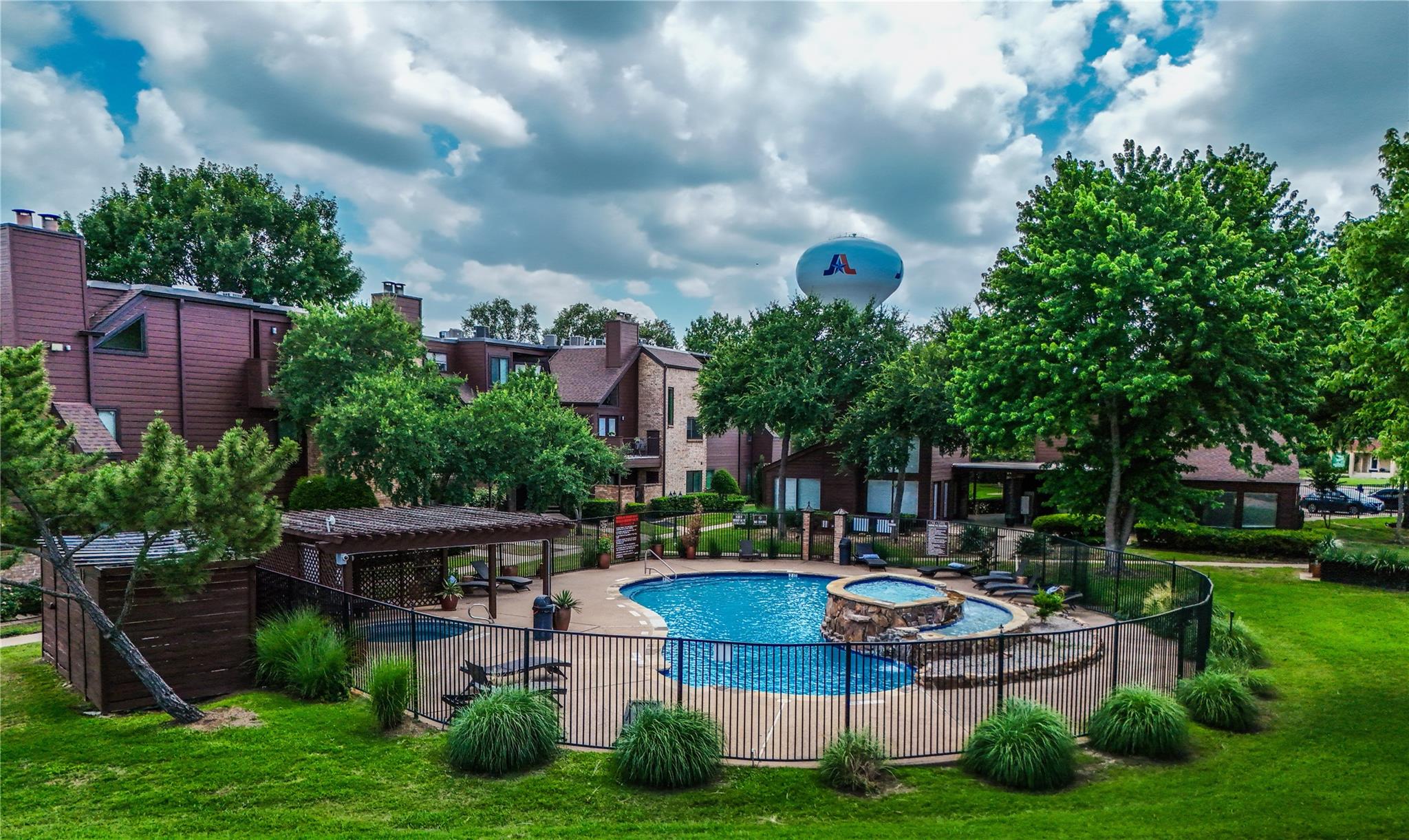 main property photo 14
